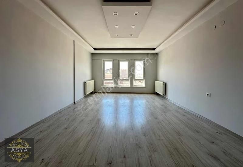 Ufuktepe Mahallesinde Cadde Üzeri Fırsat 3+1 Satılık Daire