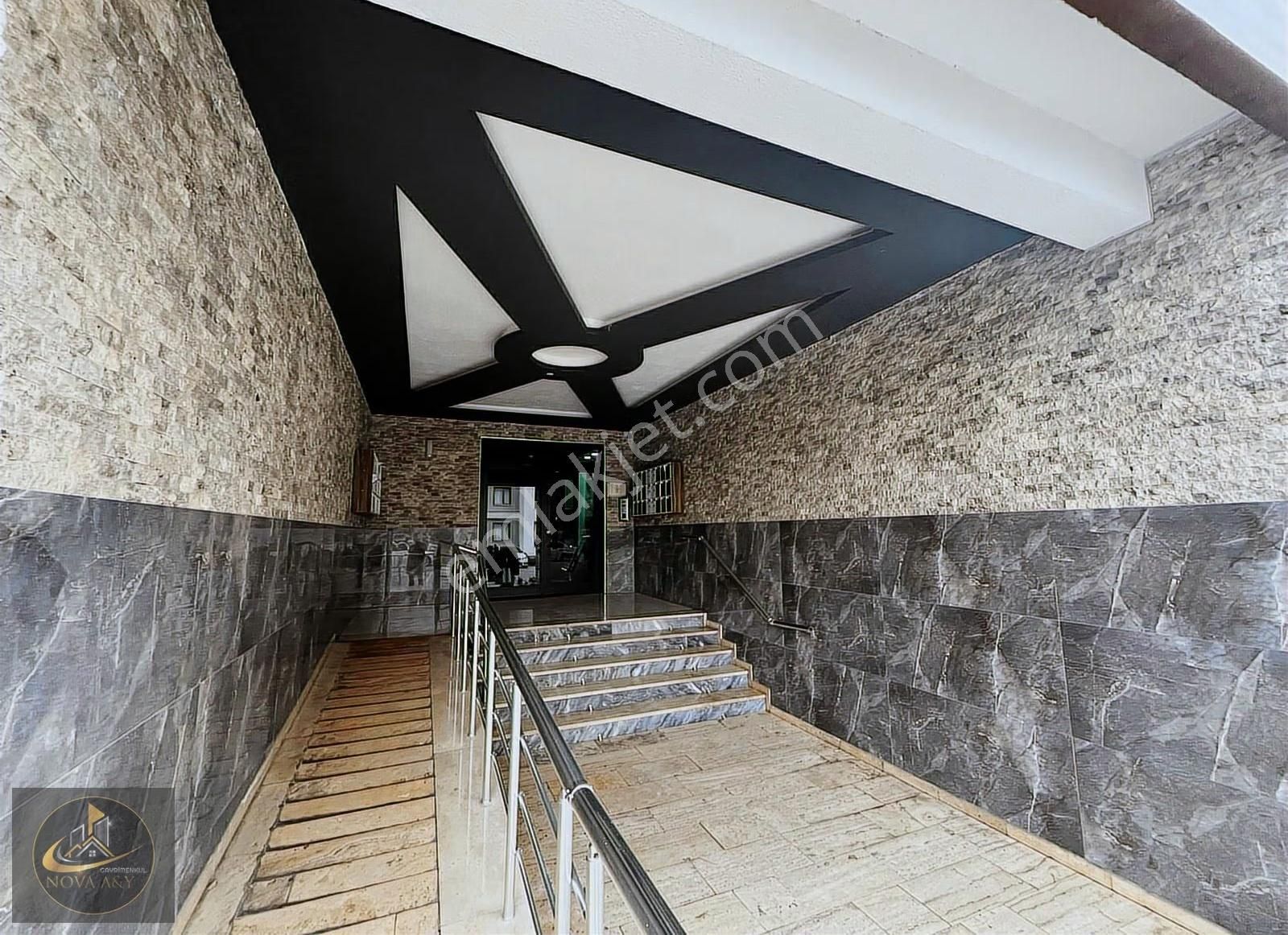 Şefikcan'da Site İçi Modern 4+1 Net 155m² Kullanıma Hazır Daire - Görsel 21