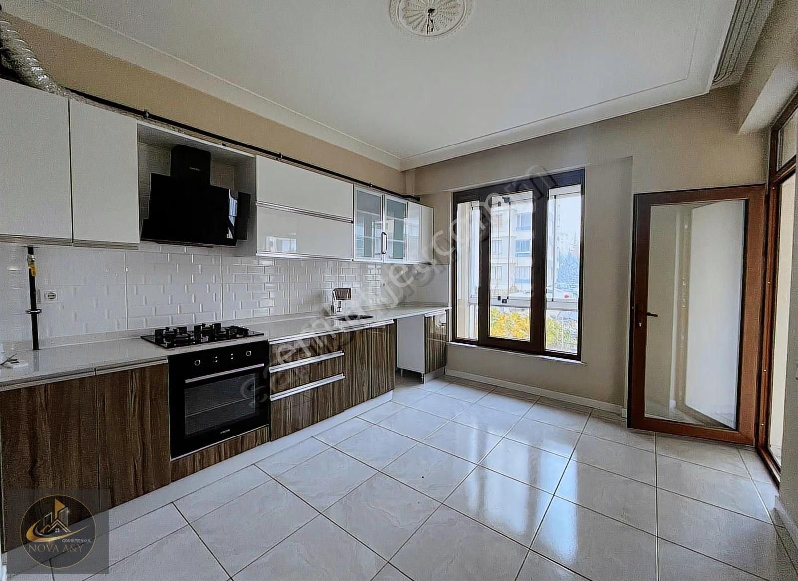 Şefikcan'da Site İçi Modern 4+1 Net 155m² Kullanıma Hazır Daire - Görsel 3