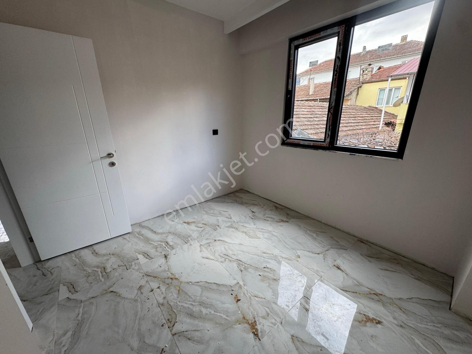 Bereketli De Servergazi Hastahanesinin İkiyüz Metre Yükarısında3+1 Dairemiz Satılıktır - Görsel 18