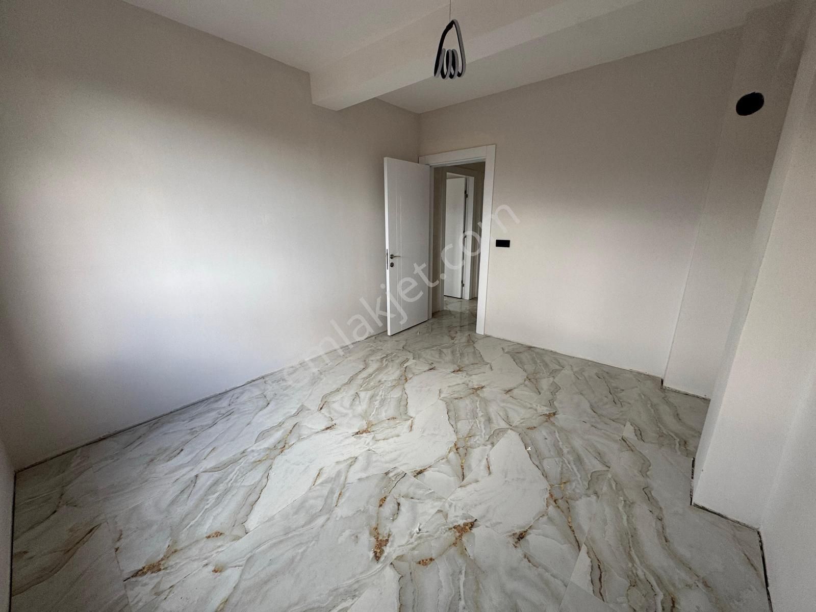 Bereketli De Servergazi Hastahanesinin İkiyüz Metre Yükarısında3+1 Dairemiz Satılıktır - Görsel 8