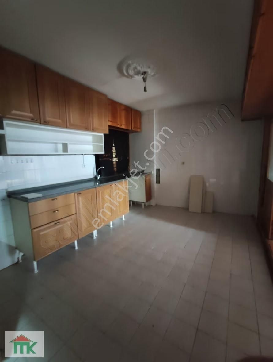 Atatürk Caddesi Üzerinde 165 M2 Kiralık 3+1 Daire - Görsel 3