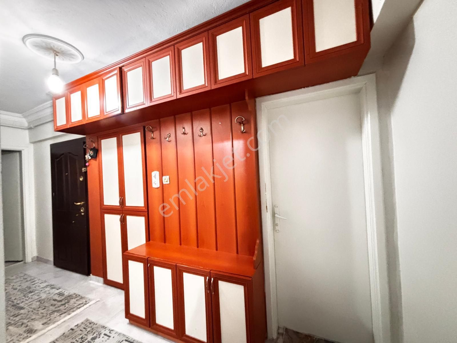 Yılmaz Gayrimenkul Den Pınarbaşı Mah 3+1 Ara Katta Ön Cephe Yapılı 125m2 3.099 Pazarlıklı. 3.099 - Görsel 3