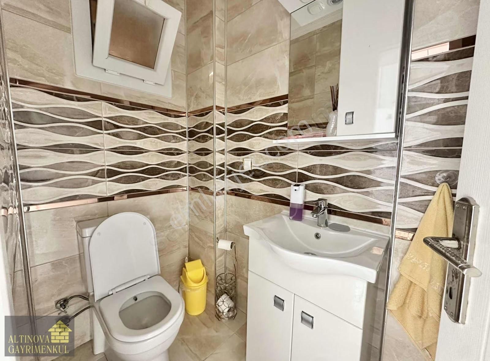 Altınova Sahilde Polisler Sitesinde Müstakil Satılık 3+1 Villa - Görsel 32