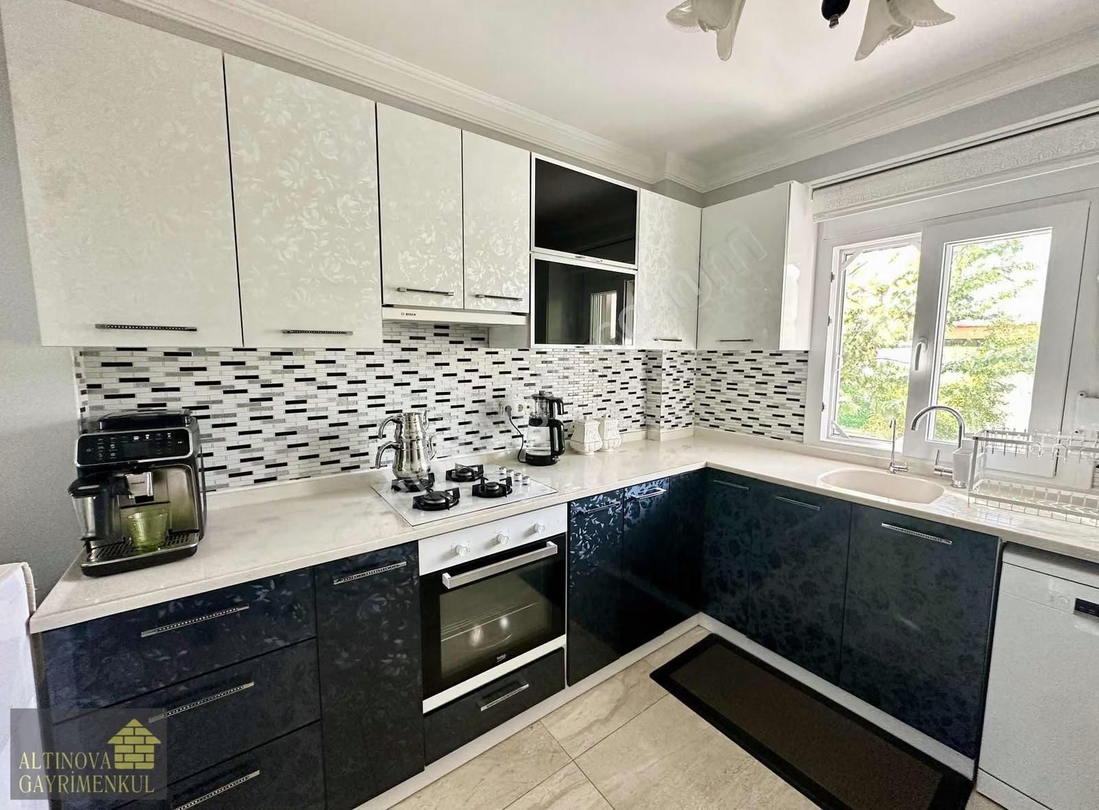 Altınova Sahilde Polisler Sitesinde Müstakil Satılık 3+1 Villa - Görsel 18