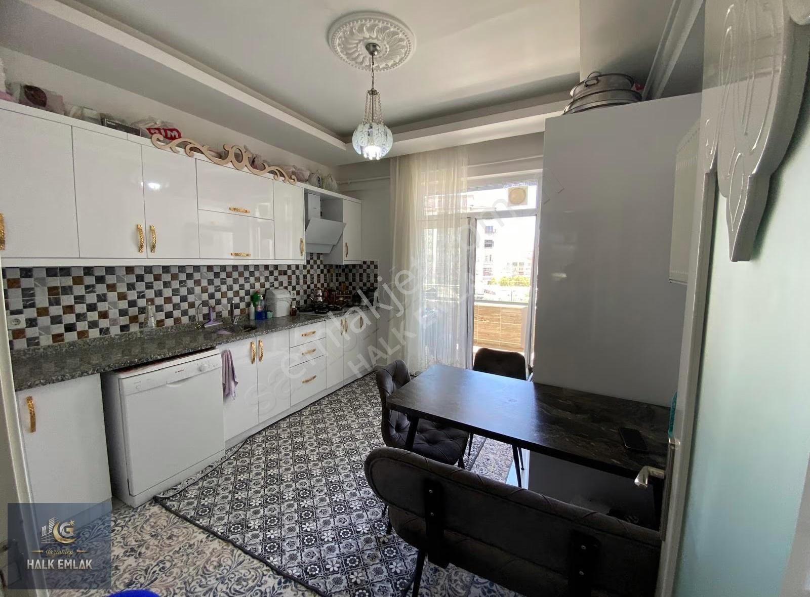 Beykent 1.etap'ta Satılık 3+1 Bakımlı Geniş Daire.. - Görsel 8