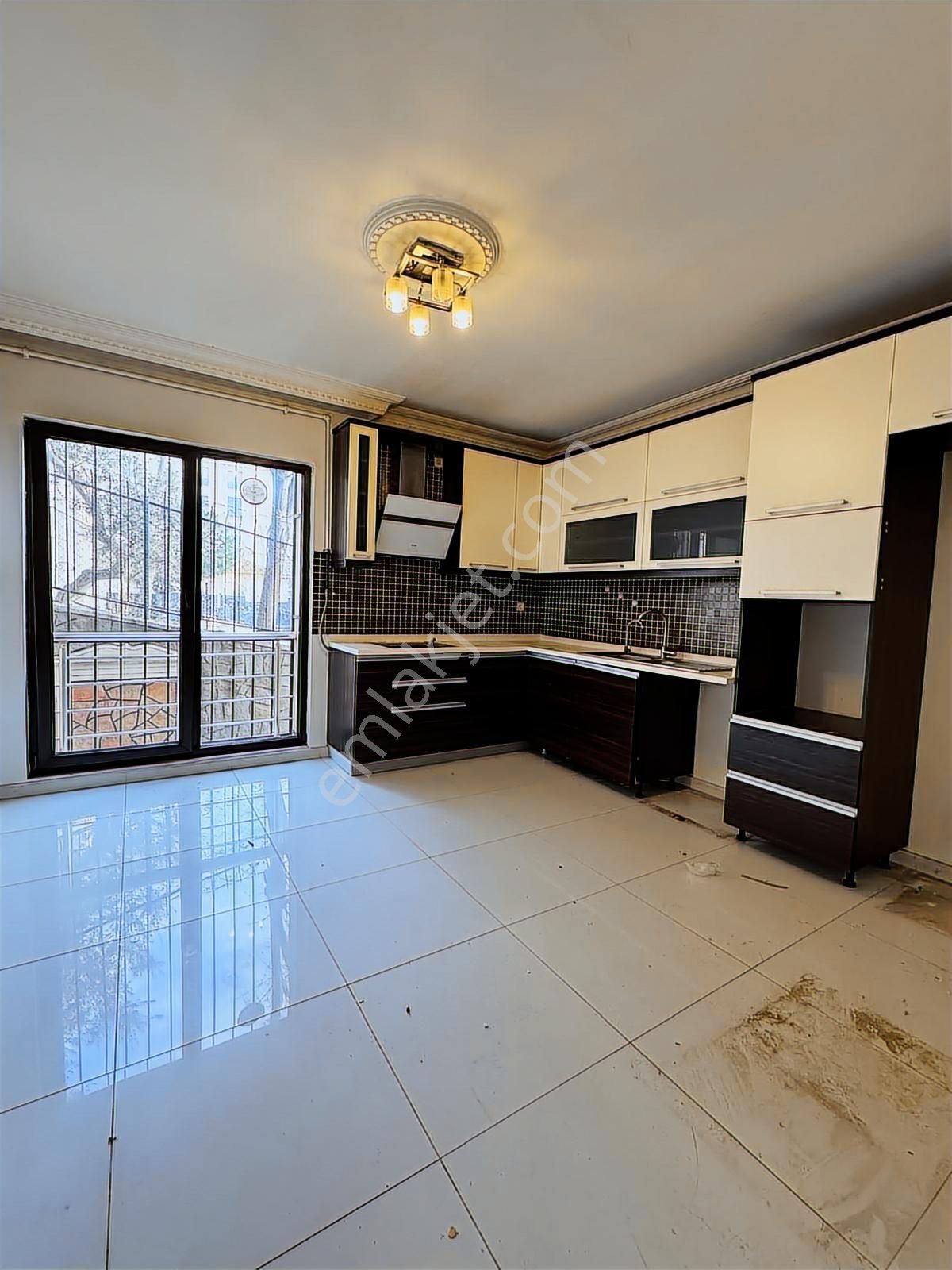 Mahir Emlak' Tan 10 Yıllık 150 M2 Otoparklı 3+1 Kiralık Daire - Görsel 13