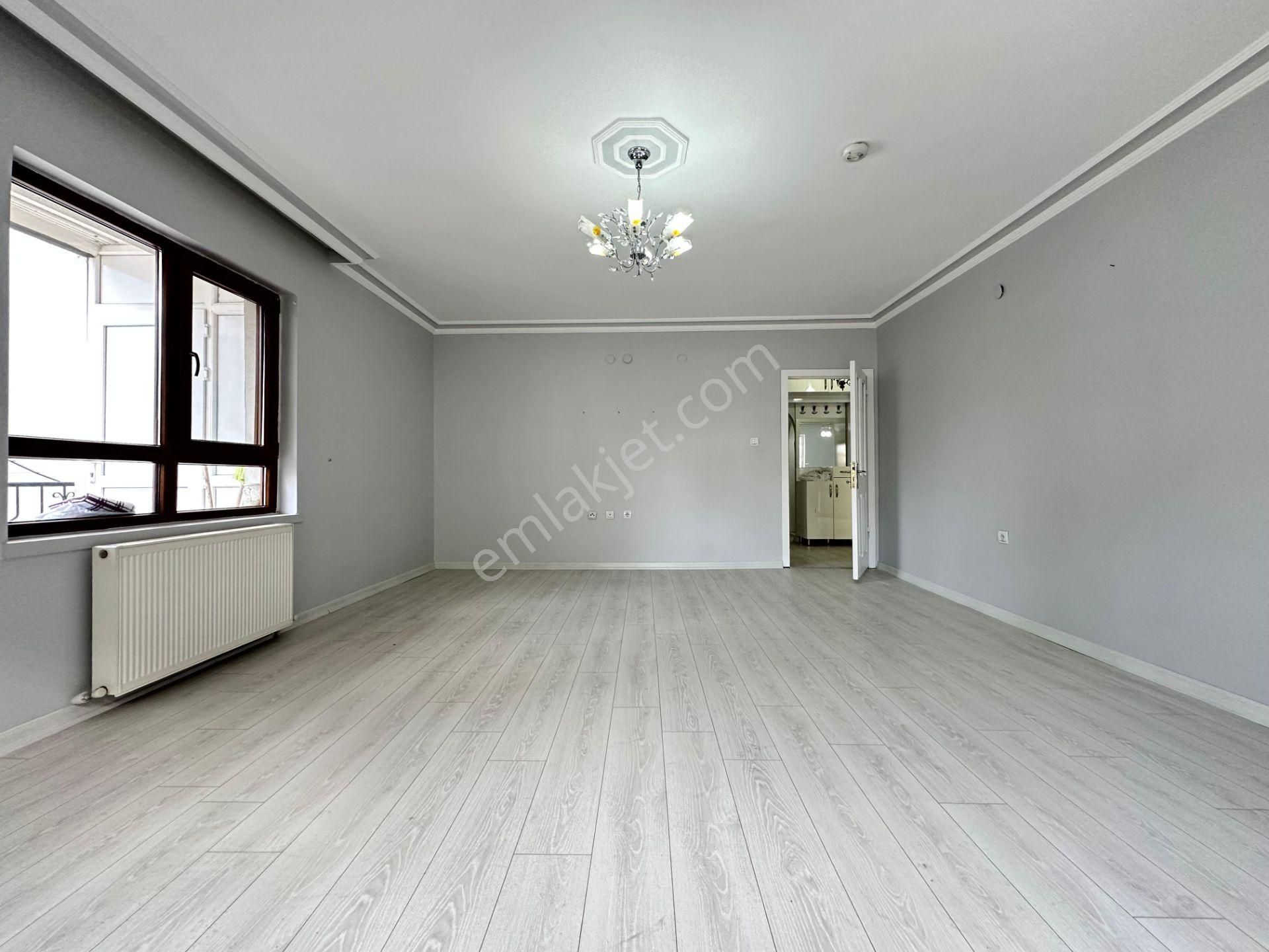 Pursaklar Mehmet Zengin Emlak'tan Hiçret Cami Yakını Çift Banyolu 1.kat 4+1 Yapılı Masrafsız Daire - Görsel 17