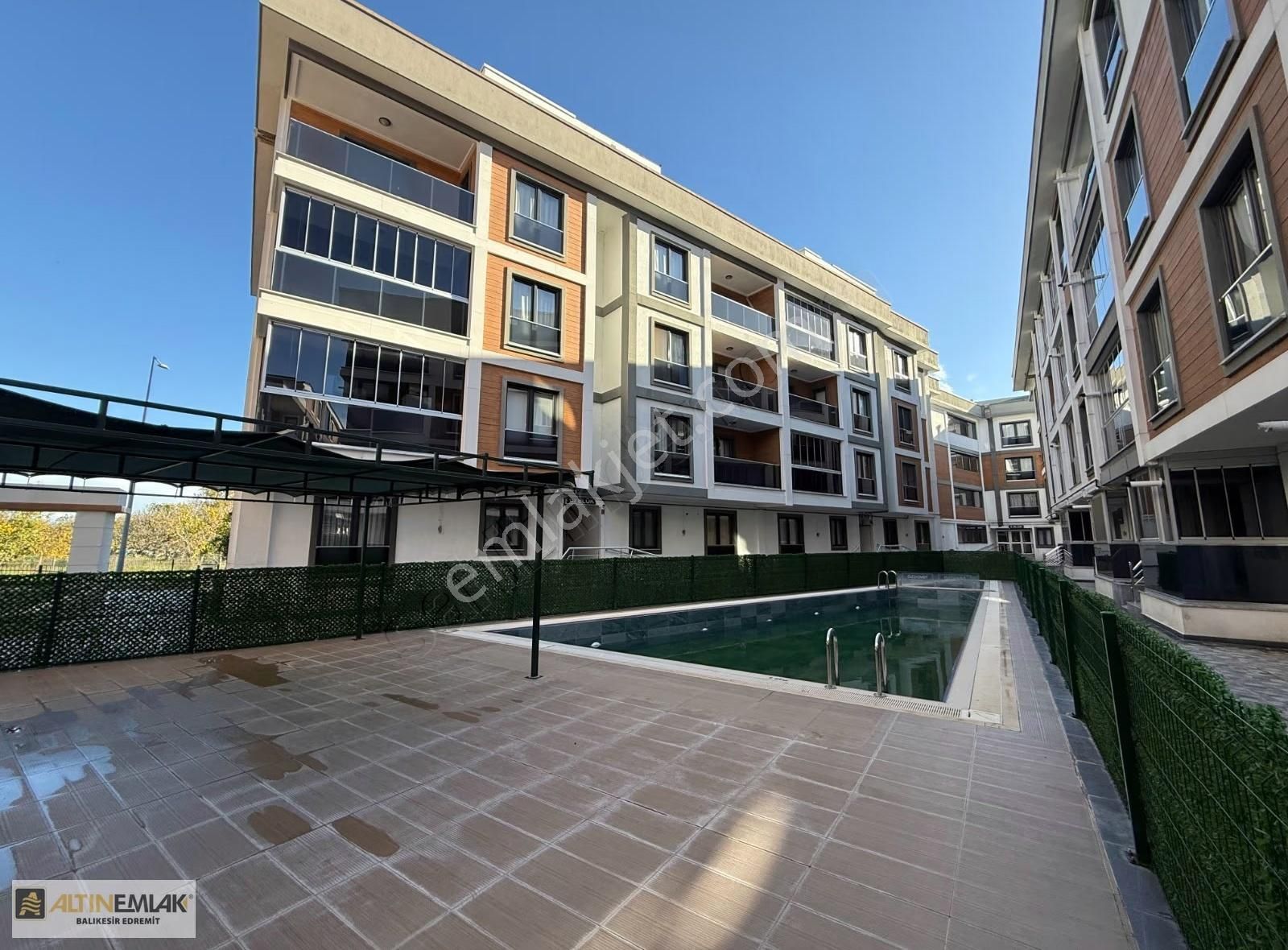 Merkezi Konumda | Havuzlu Site | Şık Tasarım | Kapalı Otopark