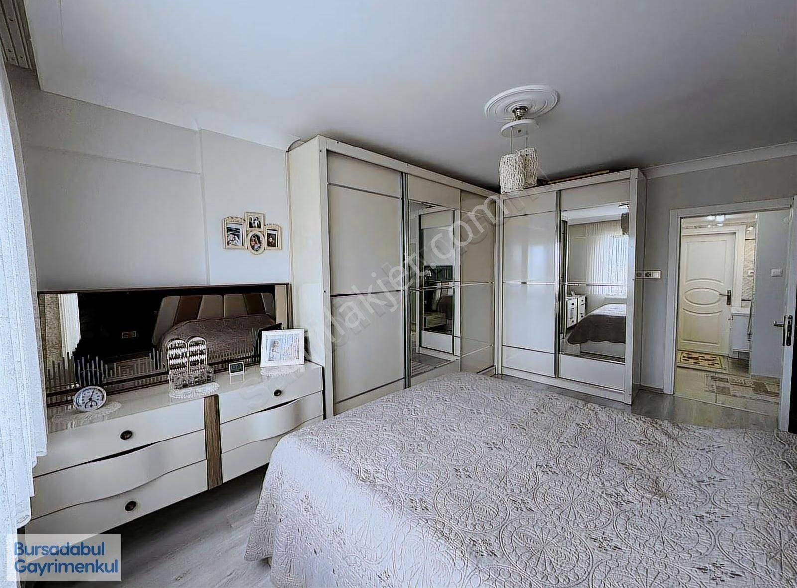 Bursadabul'dan Yunusemre Mah. Köşe ,ara Kat ,caddeüstü 3+1 Daire - Görsel 11