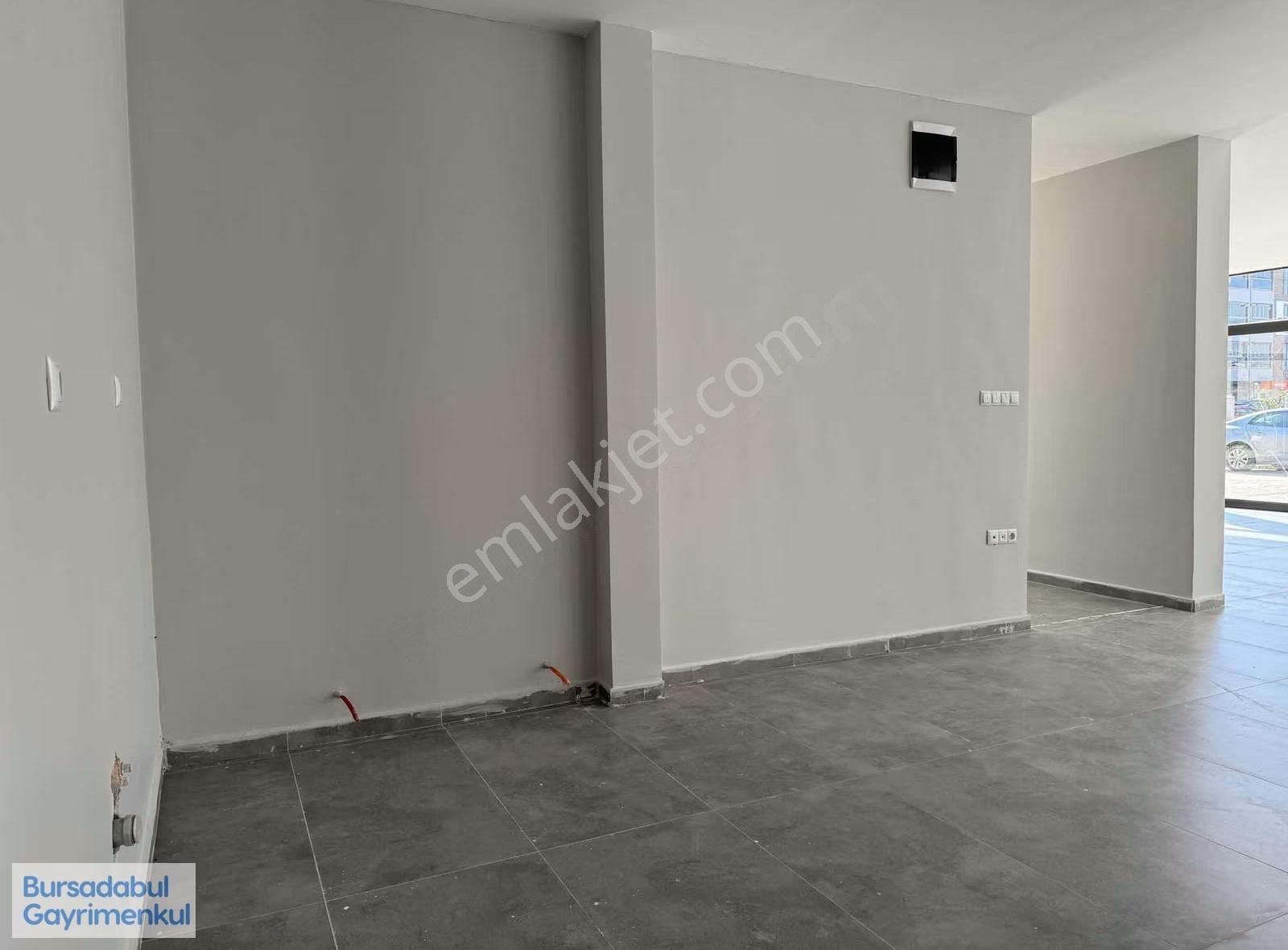 Bursadabul'dan Barış Mah. Fatih Caddesi Köşe İşyeri 220.m2 - Görsel 17