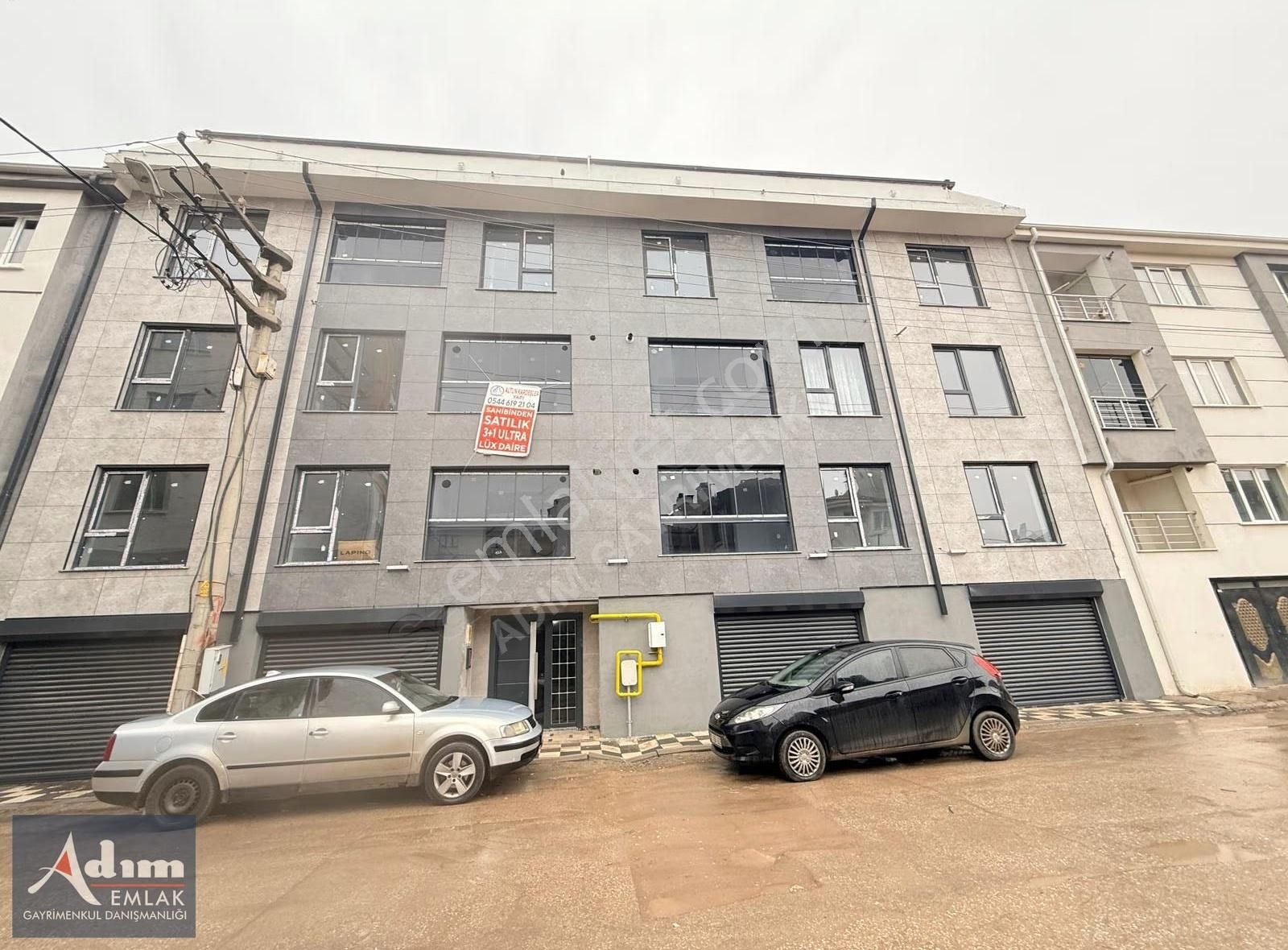 Adım Gayrimenkul/zafer Mh Esenli Cd Yak.e.banyolu Lüks 140m2 3+1