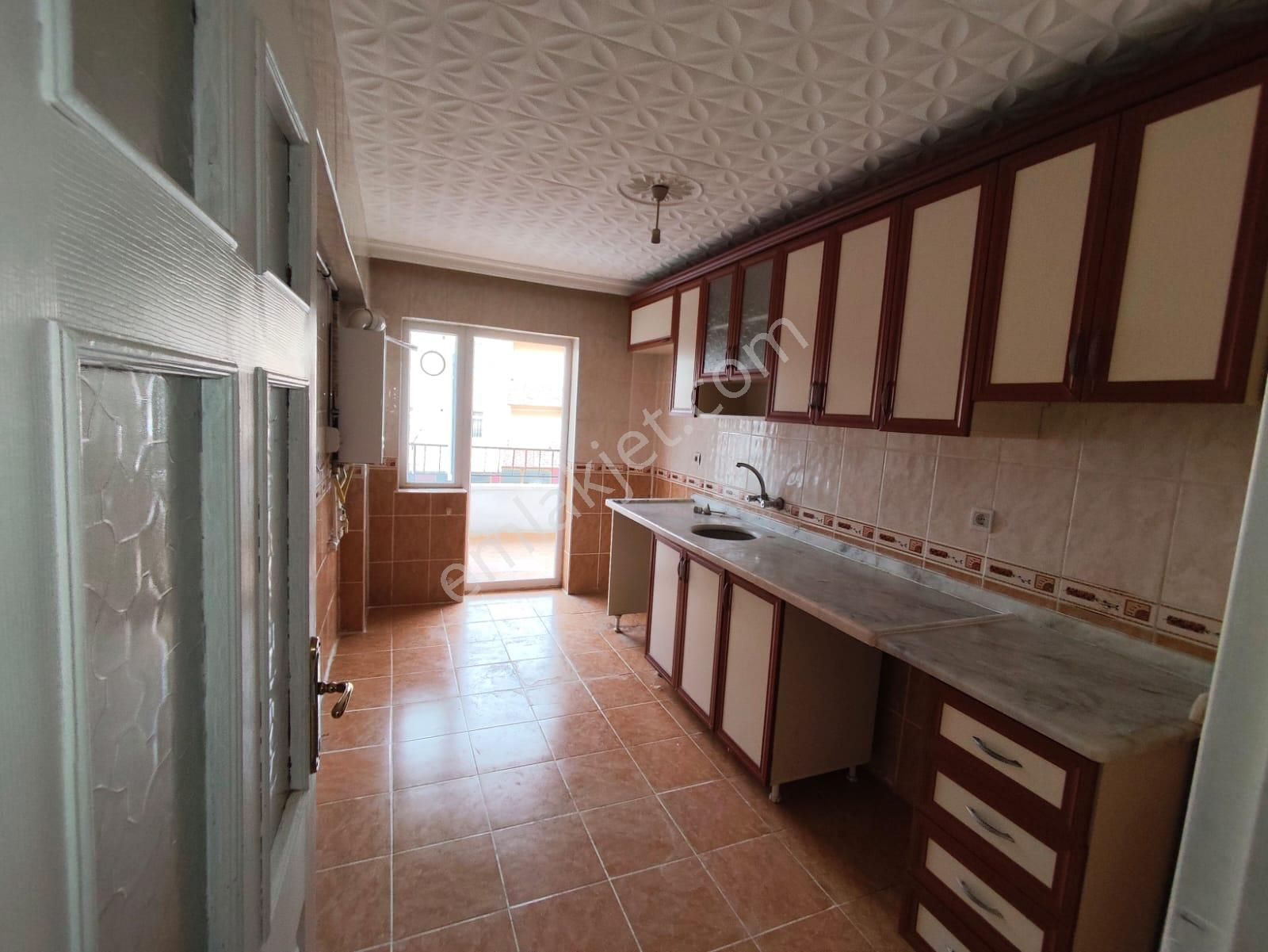 Yılmaz Gayrimenkul 3+1 Ön Cephe Kıralık Yapılı Masrafsız Mavı Okul Yanı