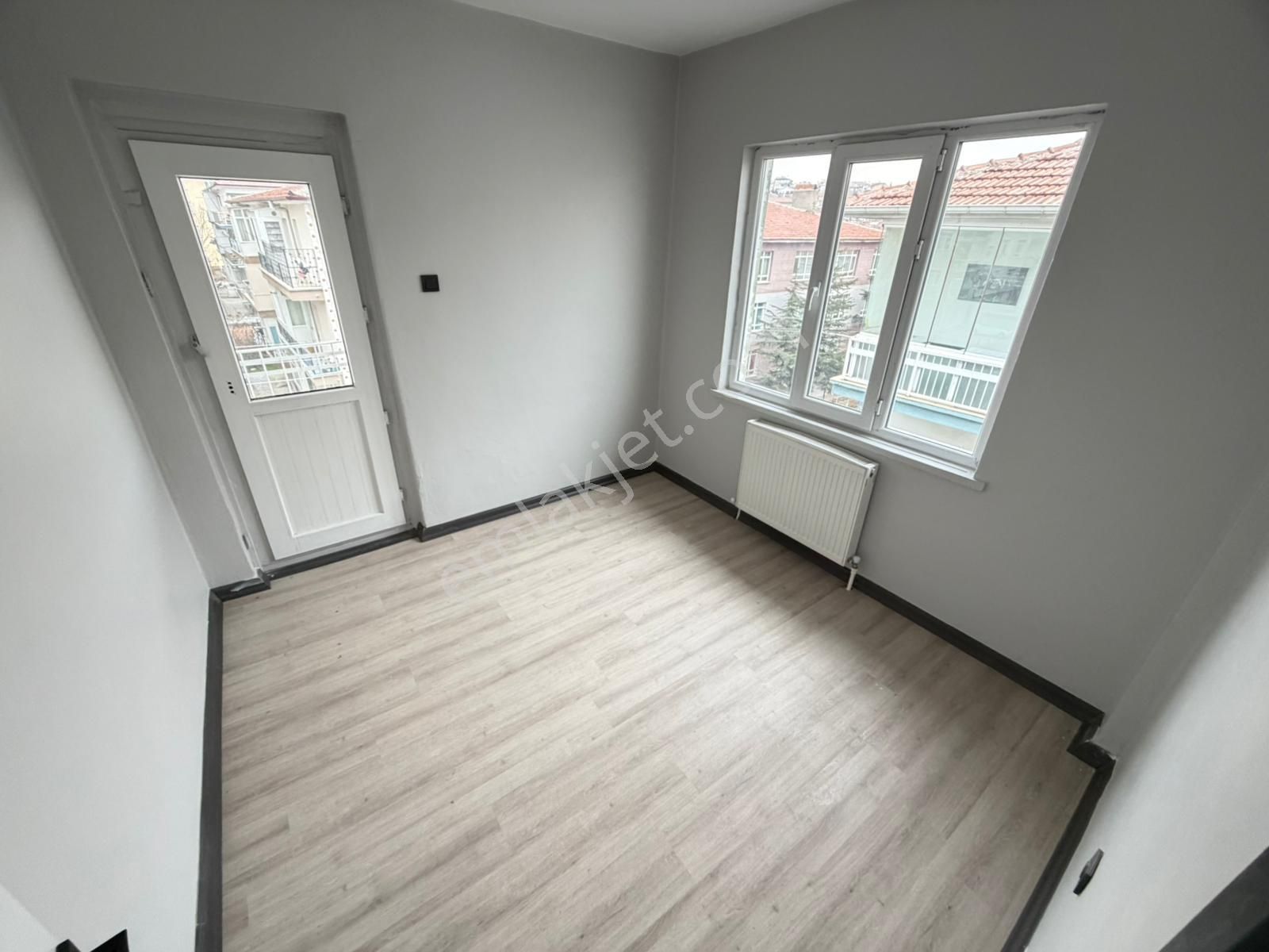 Kariyer'den Kalaba'da Cadde Yakını Katta Lüx Yapılı 3+1 Fırsat Daire - Görsel 9