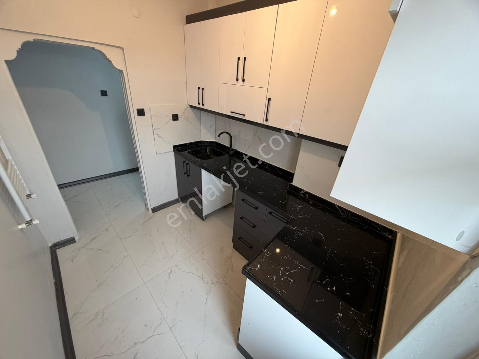 Kariyer'den Kalaba'da Cadde Yakını Katta Lüx Yapılı 3+1 Fırsat Daire - Görsel 15