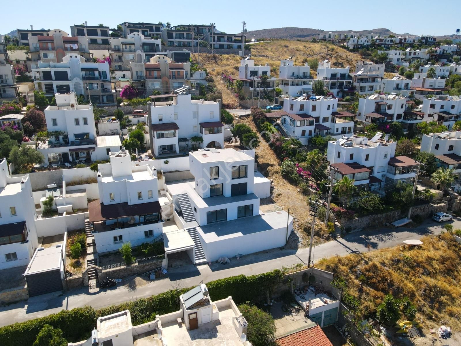 Bodrum Bağla'da Satılık Denize 200 Metre Tek Tapulu 7+3 Villa - Görsel 3