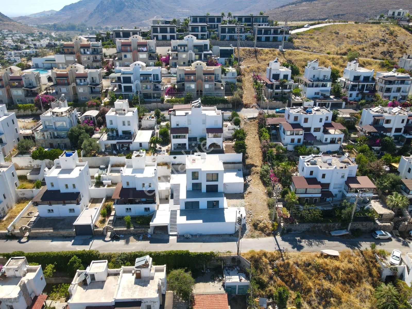 Bodrum Bağla'da Satılık Denize 200 Metre Tek Tapulu 7+3 Villa - Görsel 4