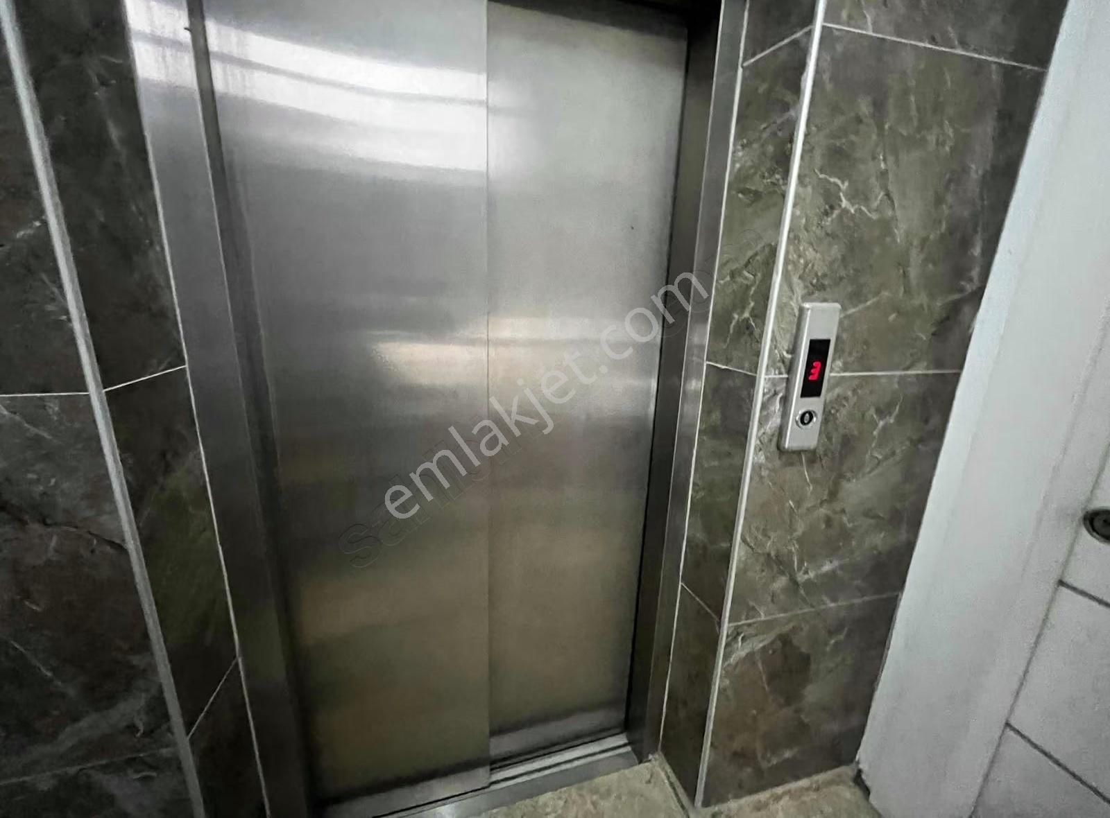 Özyıldız Emlaktan Yayla Mahallesinde Asansörlü 2+1 Kiralık Daire - Görsel 2