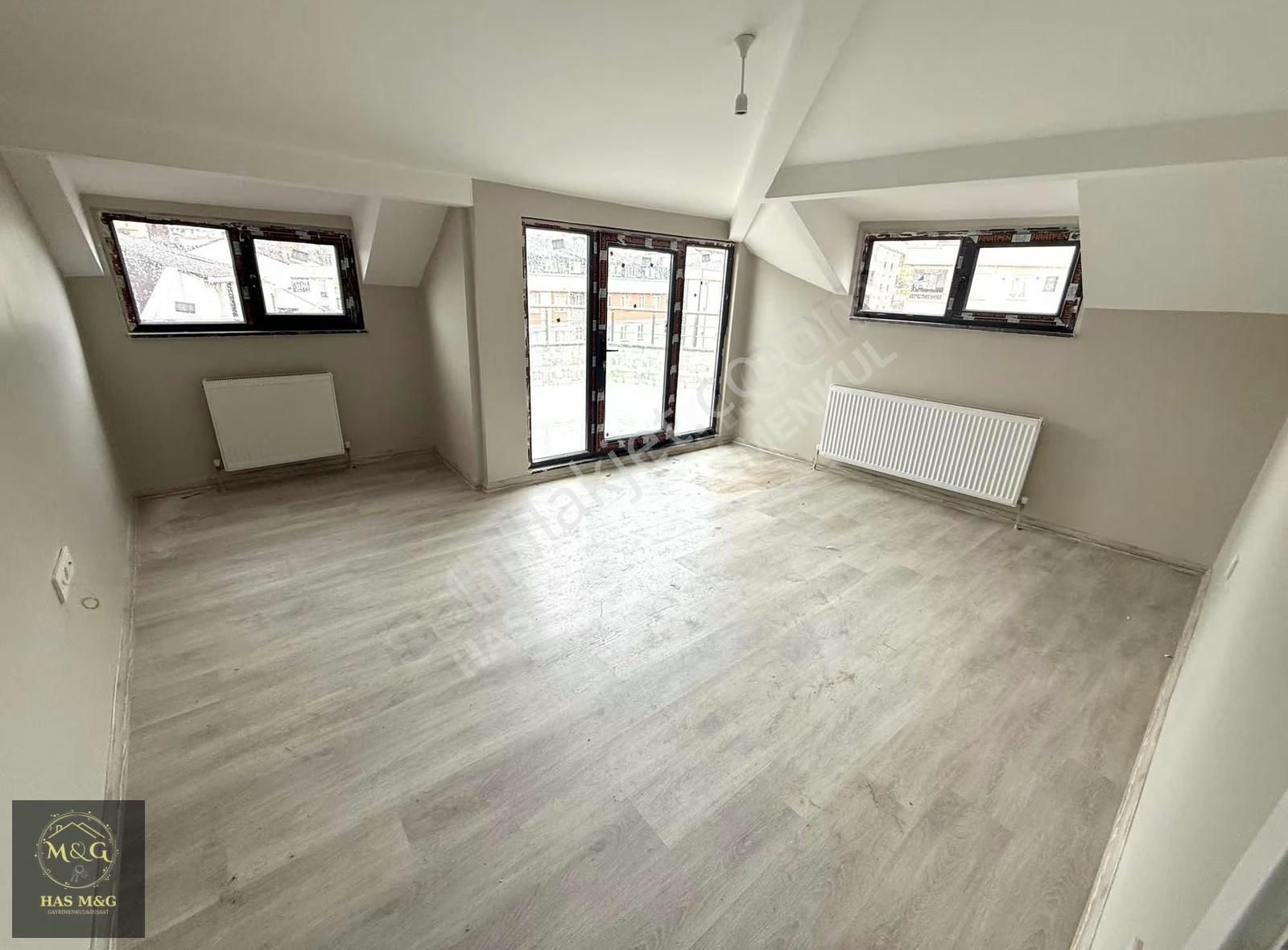 Güzel Konumda Sıfır Ultralüks Kombili Ankastreli Dubleks Daire - Görsel 17