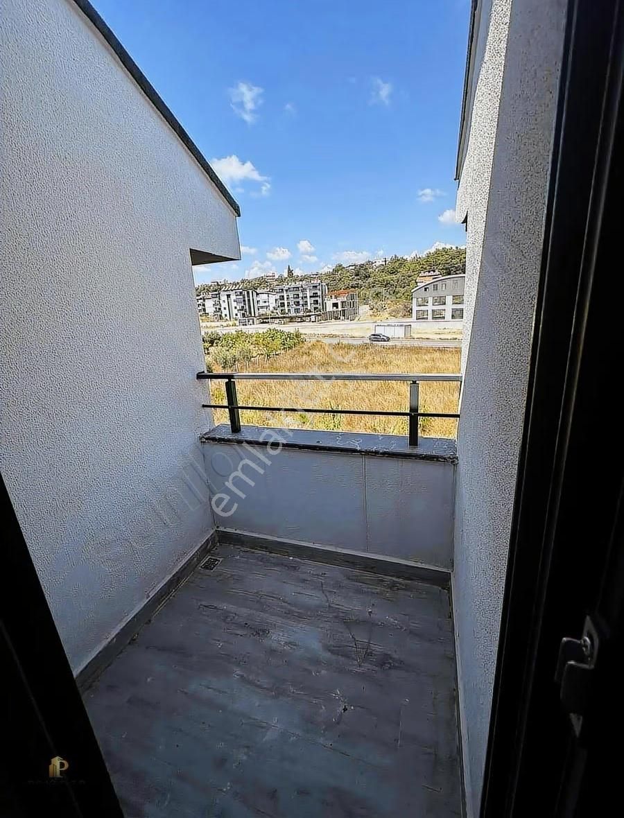 Manangat Ilıcada Yarı Müstakil Tripleks Villa - Görsel 18