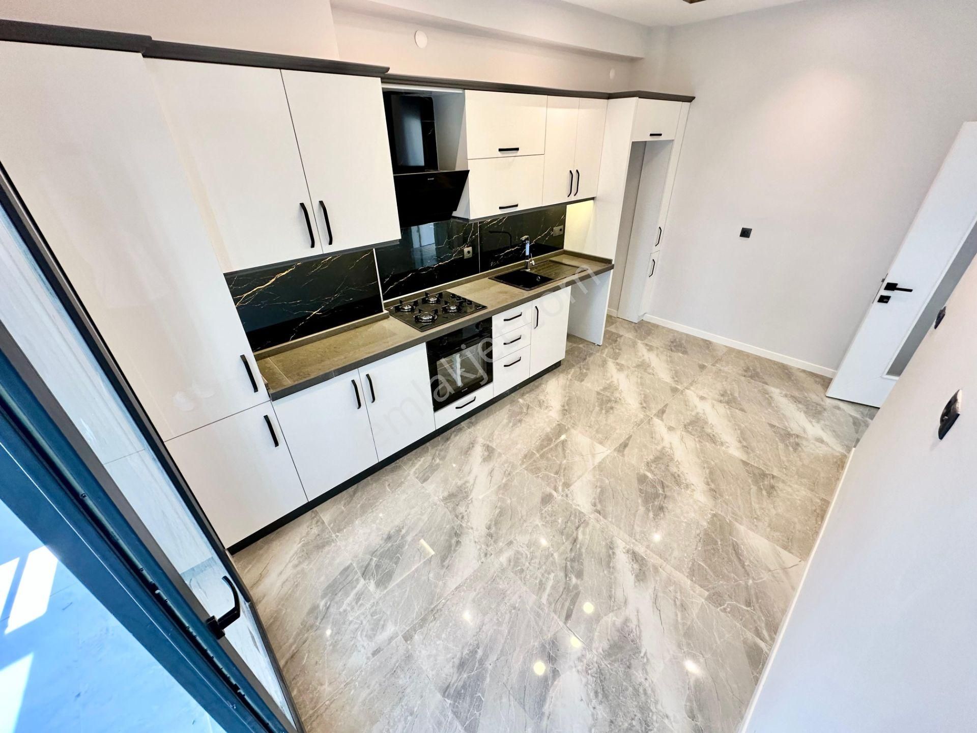 ꧁ay Emlaktan꧂akçay'da Denize 300 M Arakat Şık Tasarımlı Ebeveyn Banyolu Satılık 2+1 Ultra Lüx Daire - Görsel 3