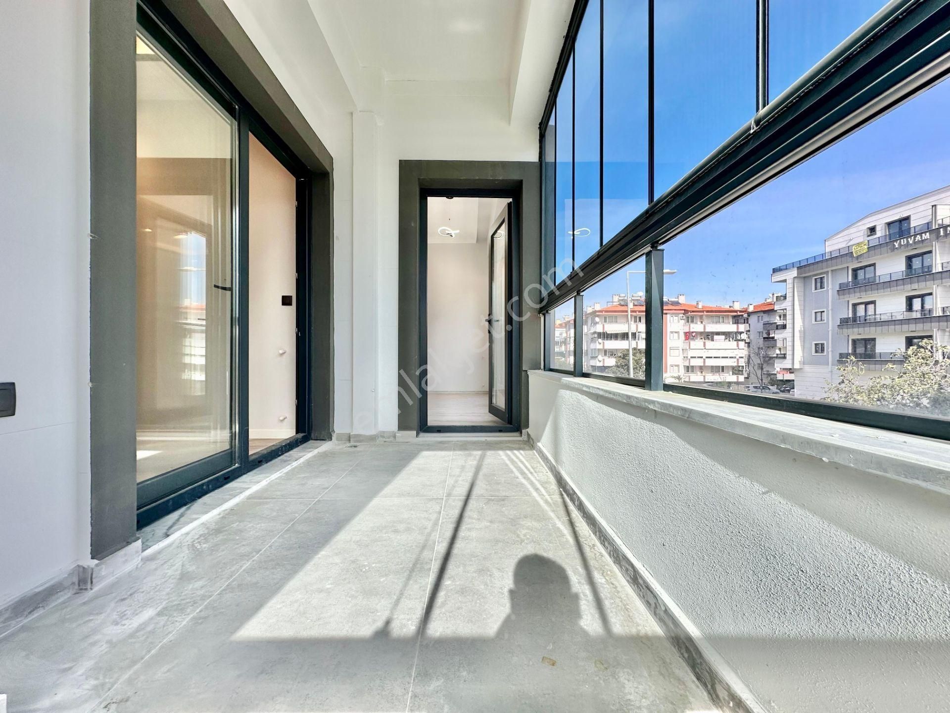 ꧁ay Emlaktan꧂akçay'da Denize 300 M Arakat Şık Tasarımlı Ebeveyn Banyolu Satılık 2+1 Ultra Lüx Daire - Görsel 7