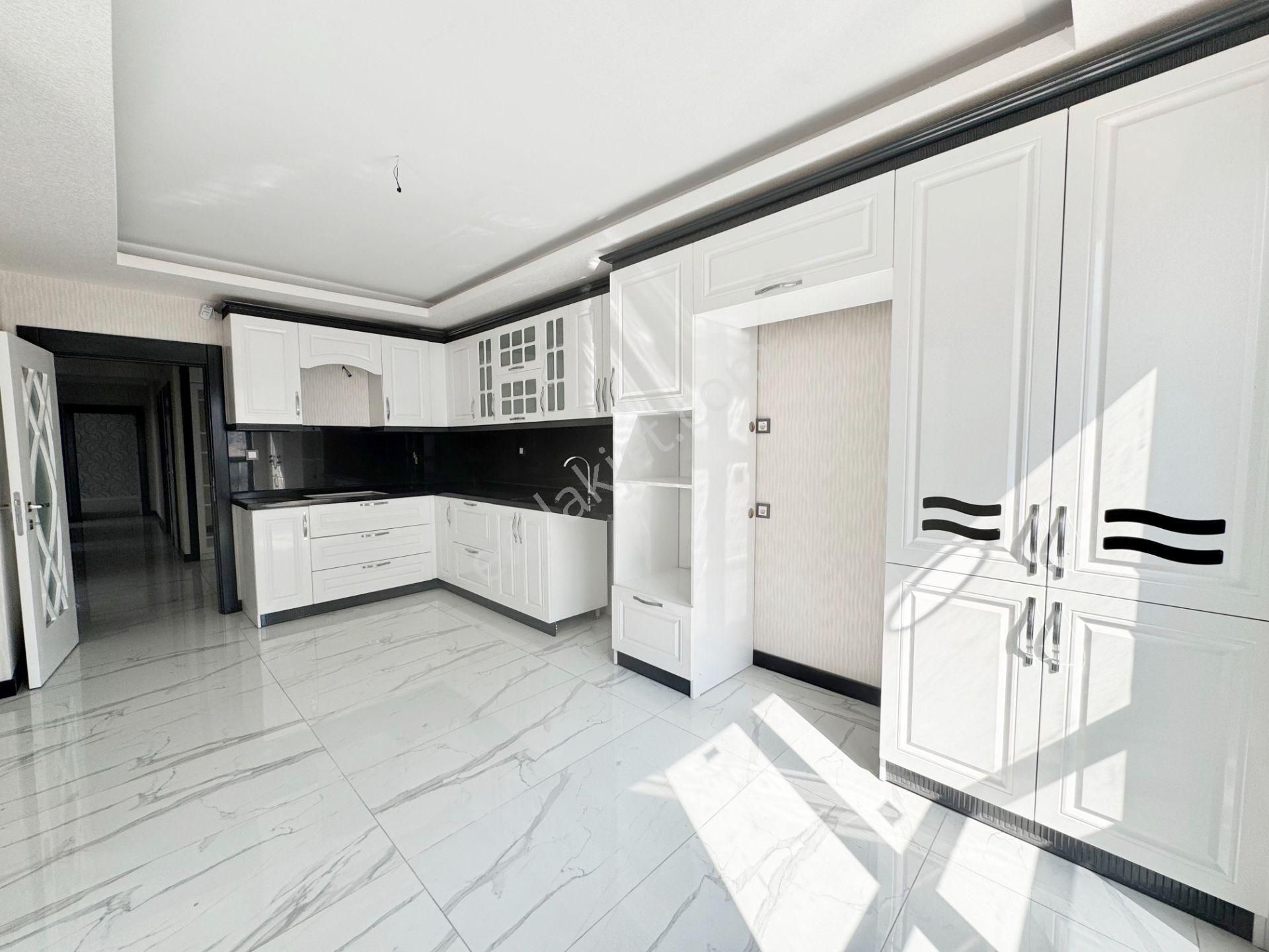 Sıfır 4+1 Çift Bloklu Site İçerisinde Giyinme Odası-ebeveyn Banyo - Görsel 7