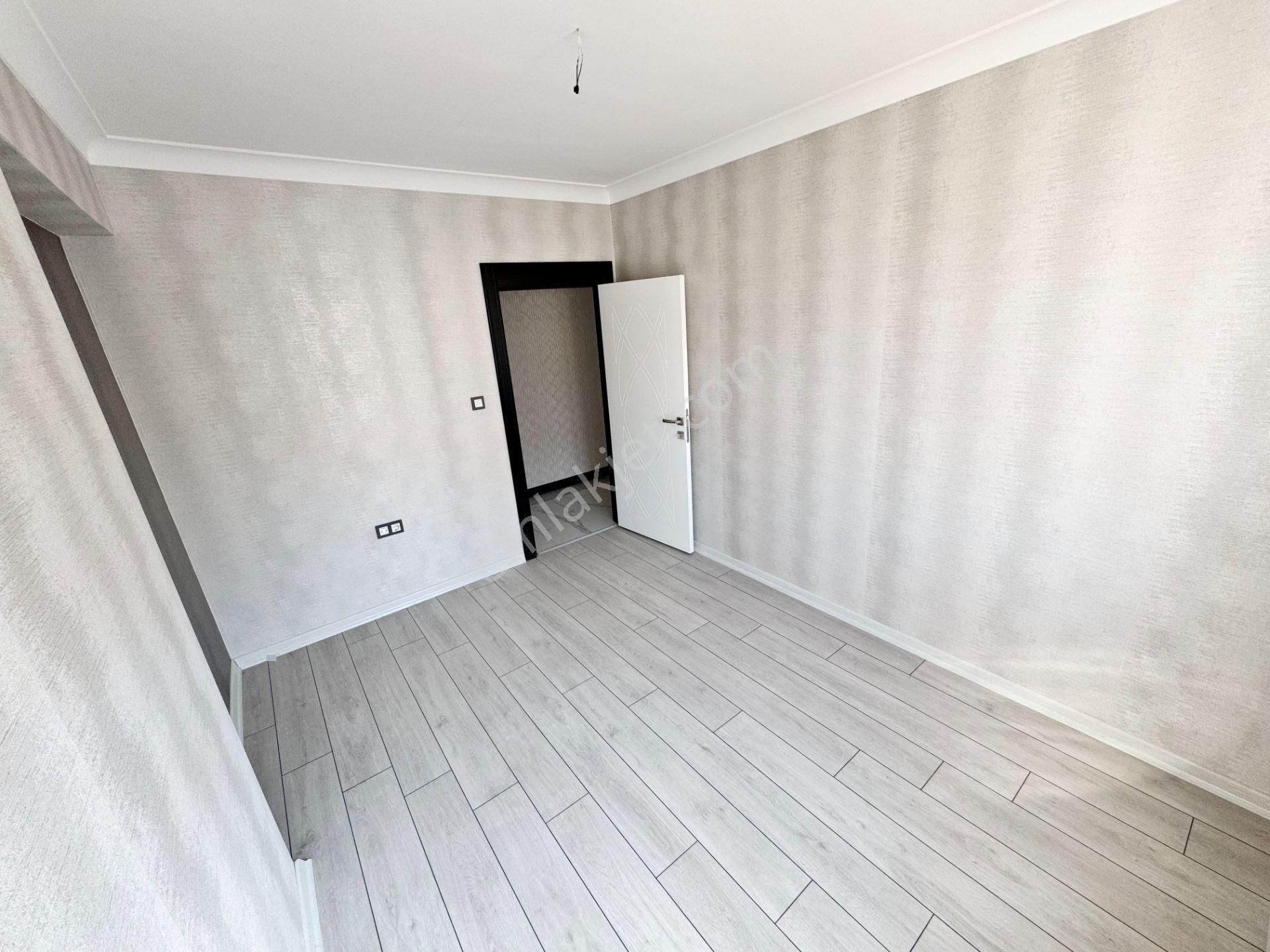 Sıfır 4+1 Çift Bloklu Site İçerisinde Giyinme Odası-ebeveyn Banyo - Görsel 24