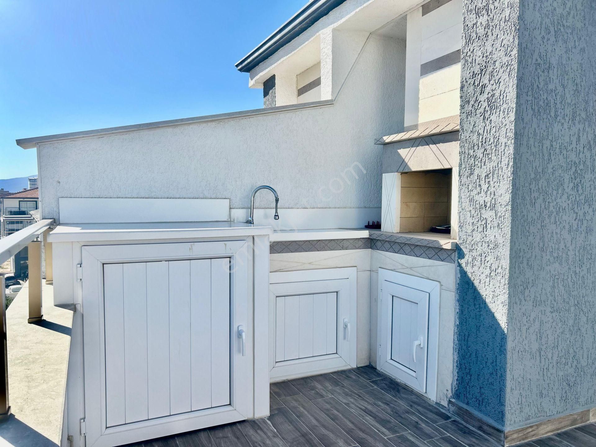 Yükselden Kadıköyde Ayrı Mutfaklı Ultra Geniş Teraslı 4+1 Satılık Dublex - Görsel 32
