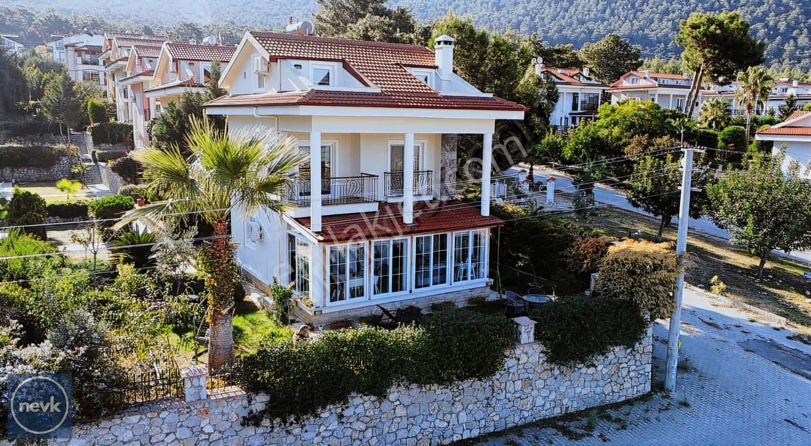 Ölüdeniz' De Vatandaşlığa Uygun Ful Yapılı Açıklamayı Okuyunuz - Görsel 15