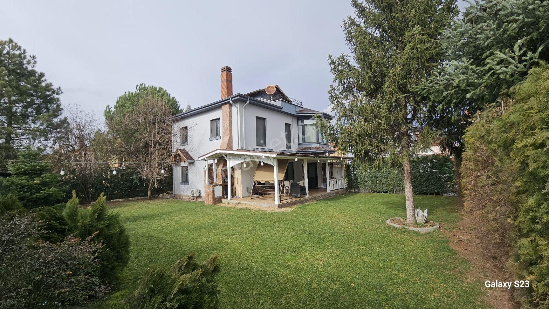 Akbaşlar Emlak & Gayrimenkul Güvencesiyle Kemalpaşa Mahallesinde Satılık Villa