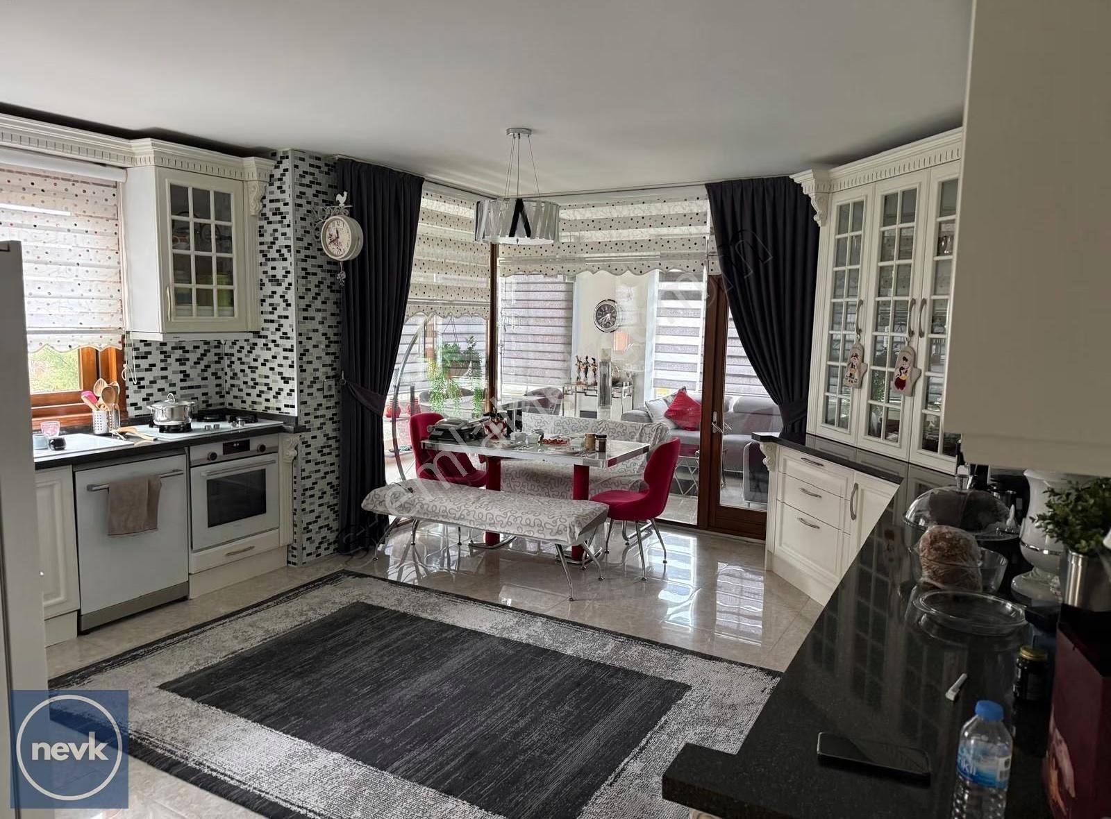 Prestijli Konumda Elit Sitede 5+1 Lüks Daire - Görsel 3