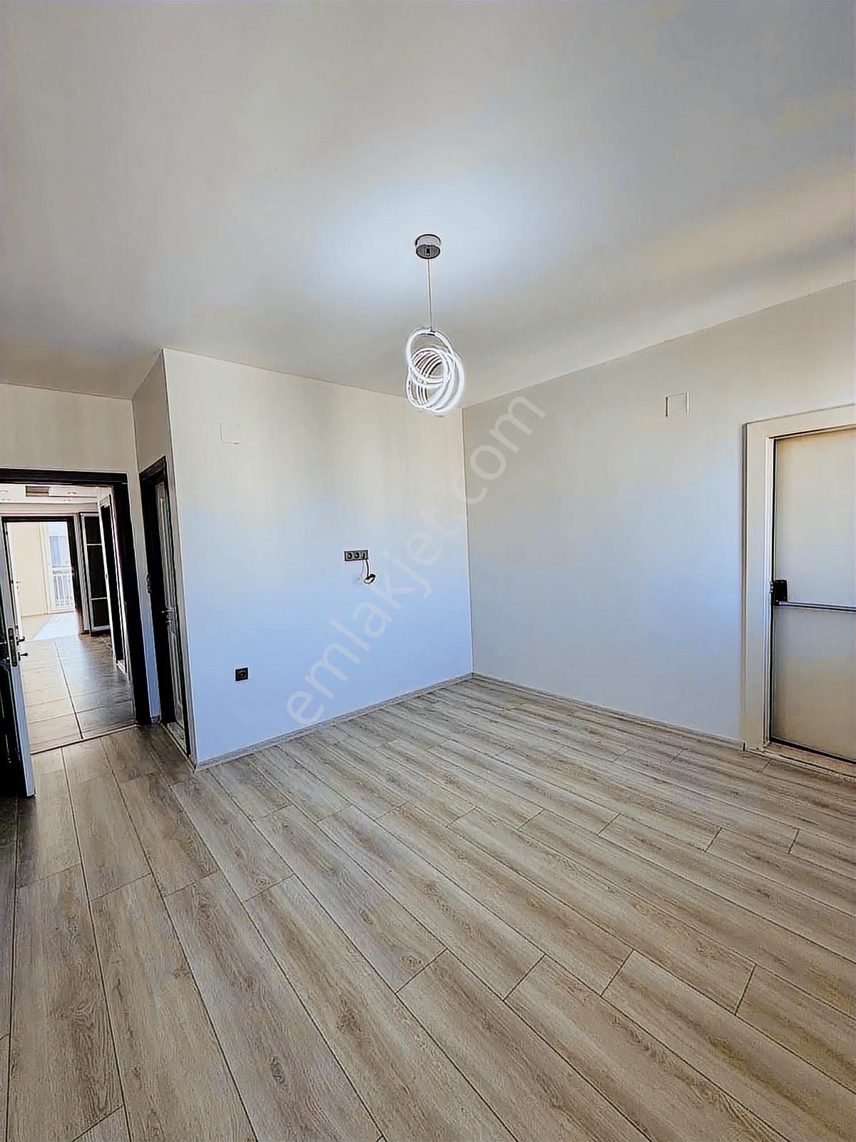 Site İçinde / 3+1 K.mutfak / 7/24 Güvenli / K.otoparklı /iskanlı - Görsel 9