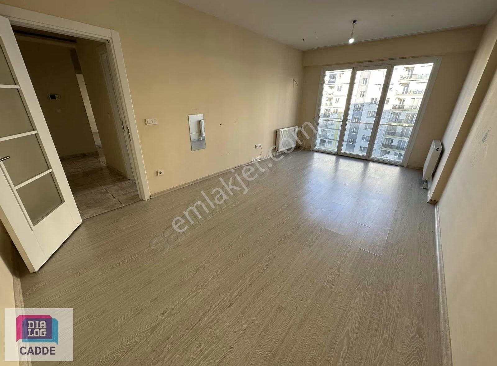 Pendik Norm İstanbul Sitesinde Havuz Cephesi Satılık 2+1 Daire - Görsel 13