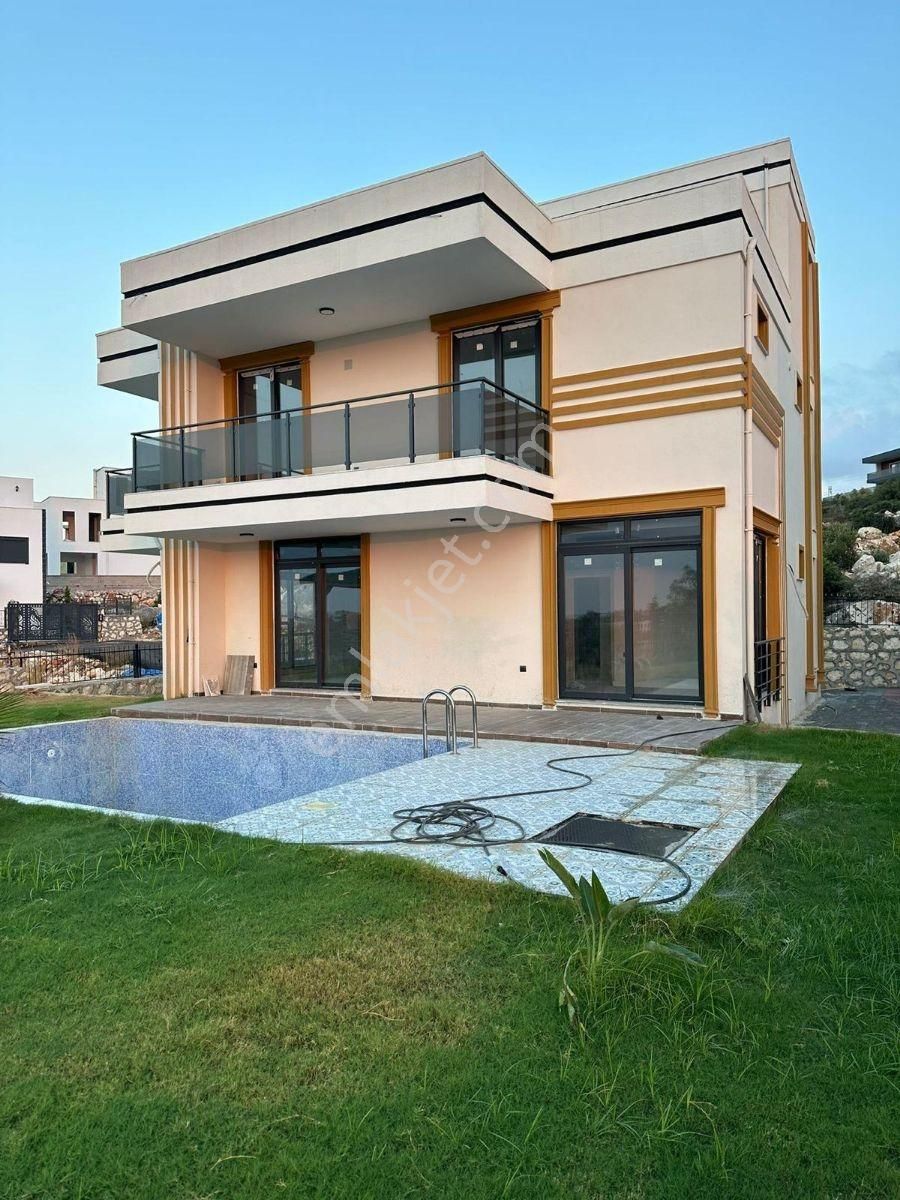 Uğur Emlak'tan Tırtar'da Satılık Eşsiz Konum'da Lux'ss Villa - Görsel 6