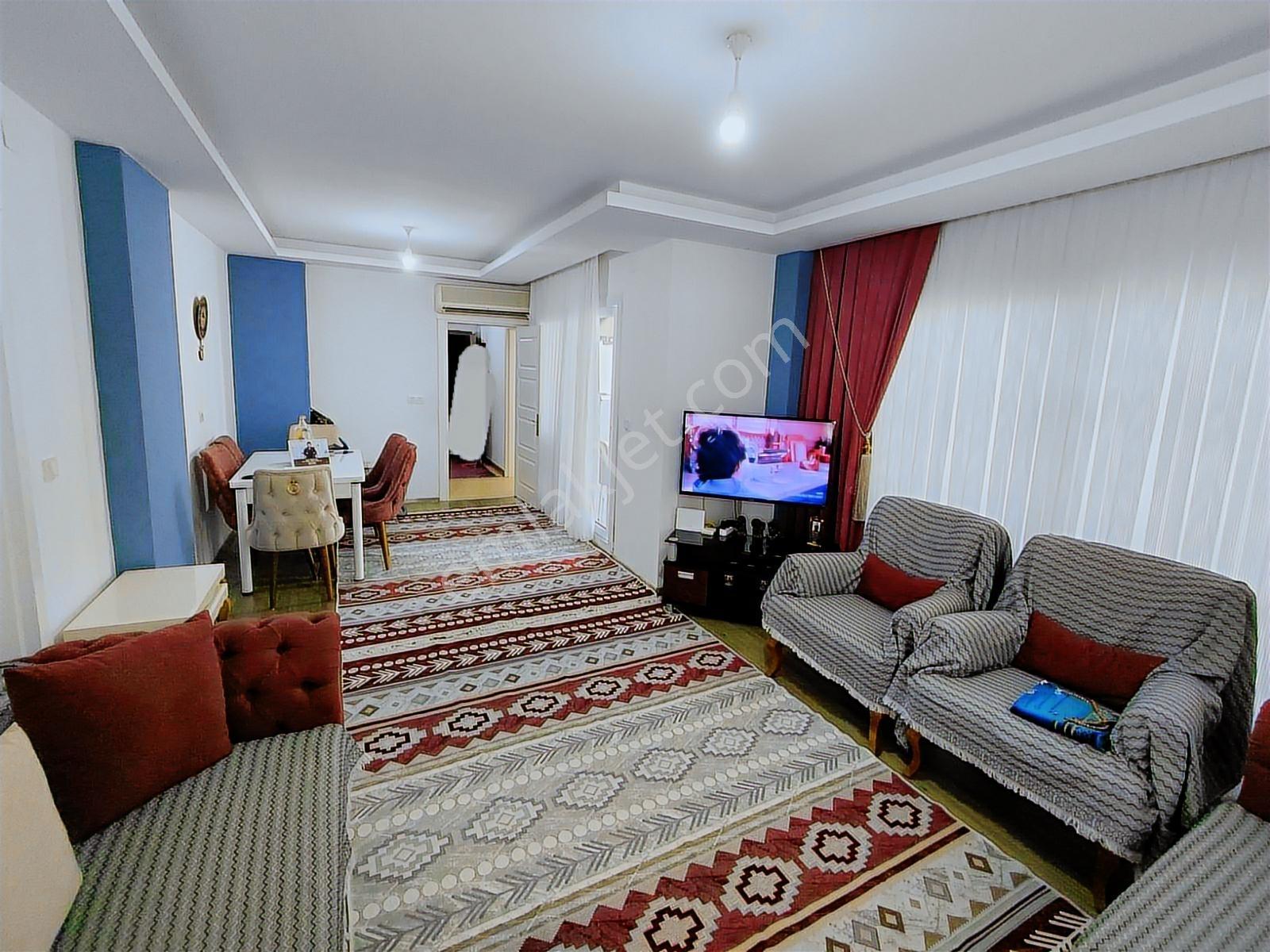 Uğur Emlak'tan Tapu Caddesin'de Satılık Büyük Geniş 3+1 Daire