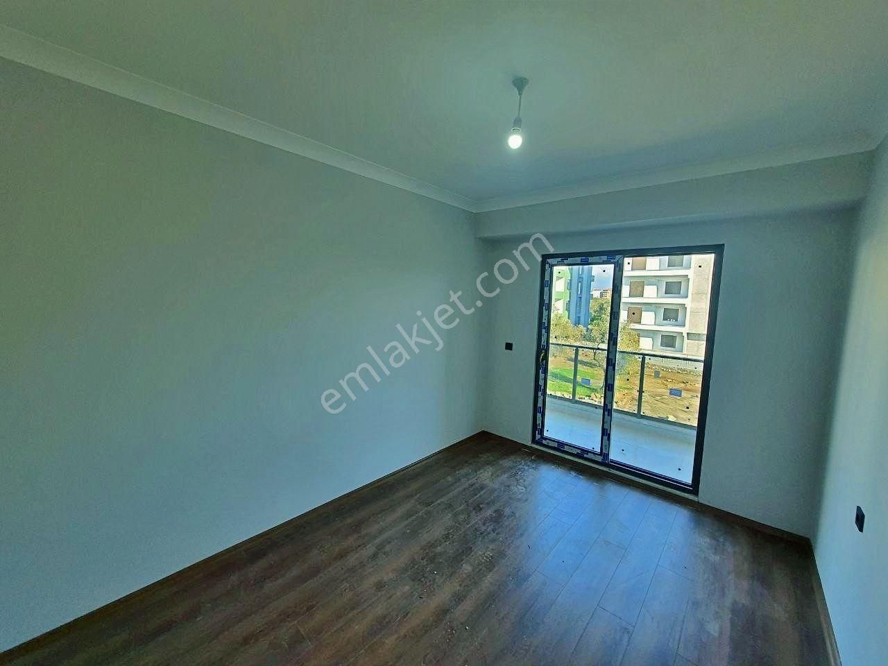 Uytundan Kadıköyde Kapalı Otoparklı Arakat Satılık1+1 Lüks Daire - Görsel 4