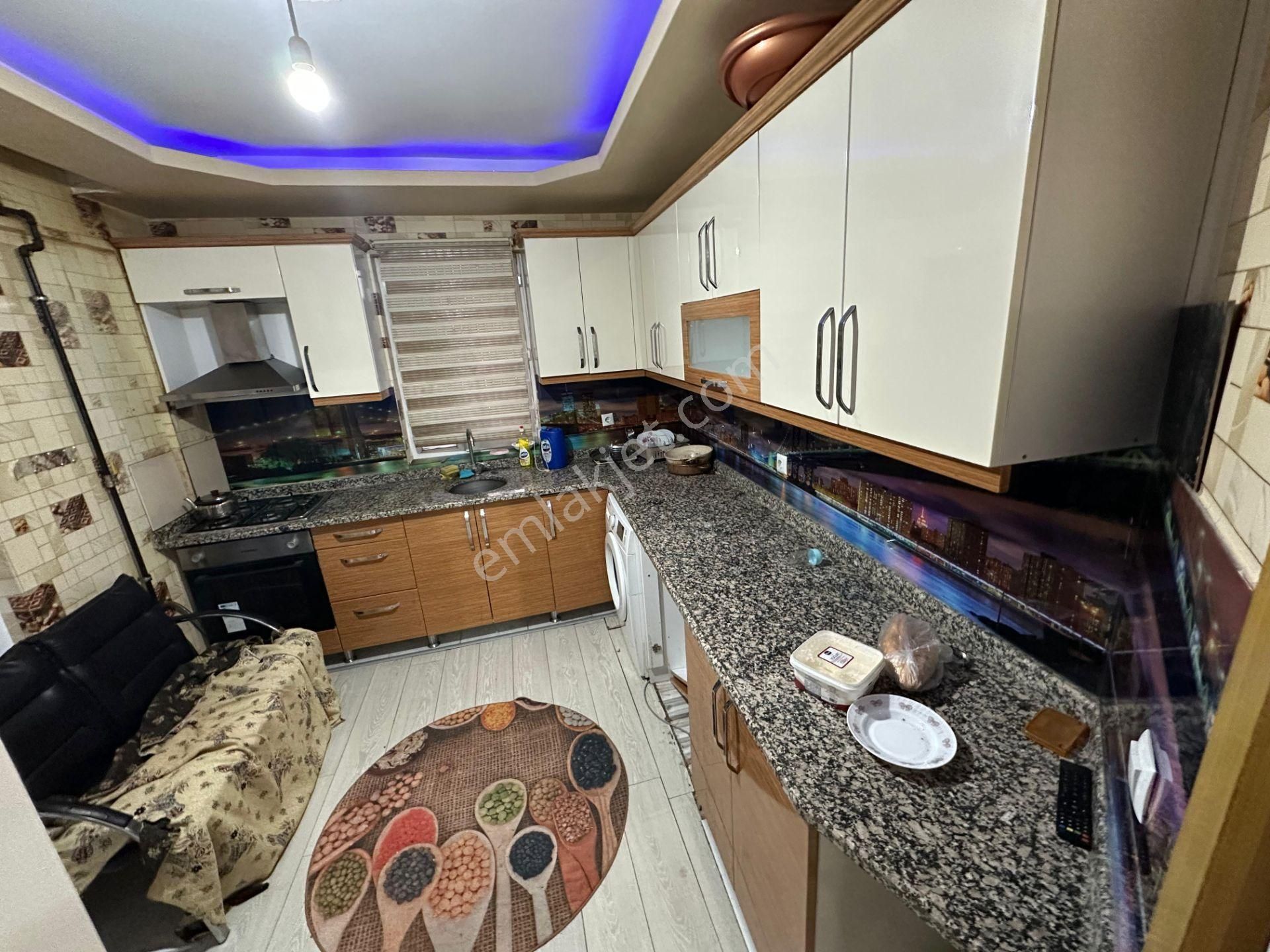 Bilgen Vatan'dan Uyanış'ta Otobüs Durağı Evcil Hayvanlar Yakını Giriş Kat 4+1 Yeni Bina Satılık