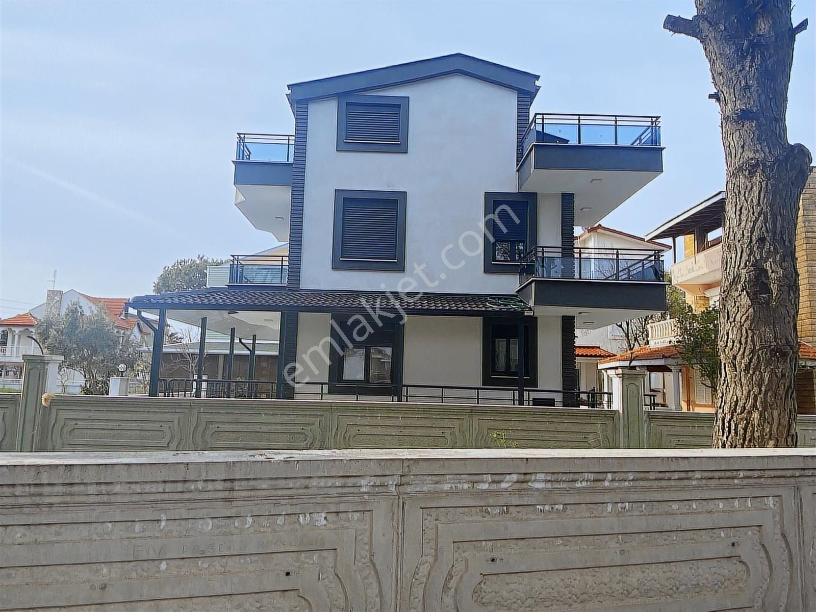 Rw Nefes'ten Altınova'da Denize 150m Yürüme Mesafeli 4+1 Villa - Görsel 16