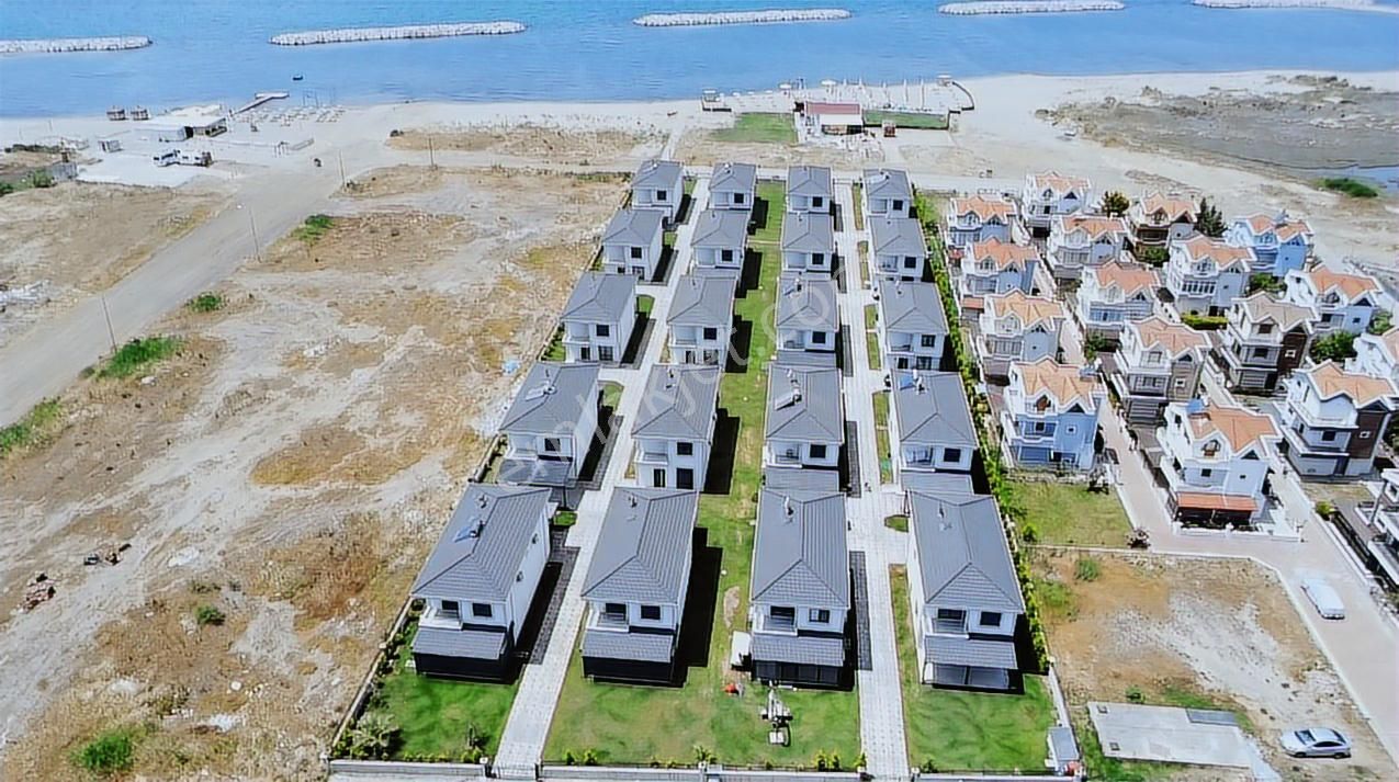 Rw Nefes'ten Altınova'da Denize Sıfır Sitede 4+1 Villa - Görsel 25