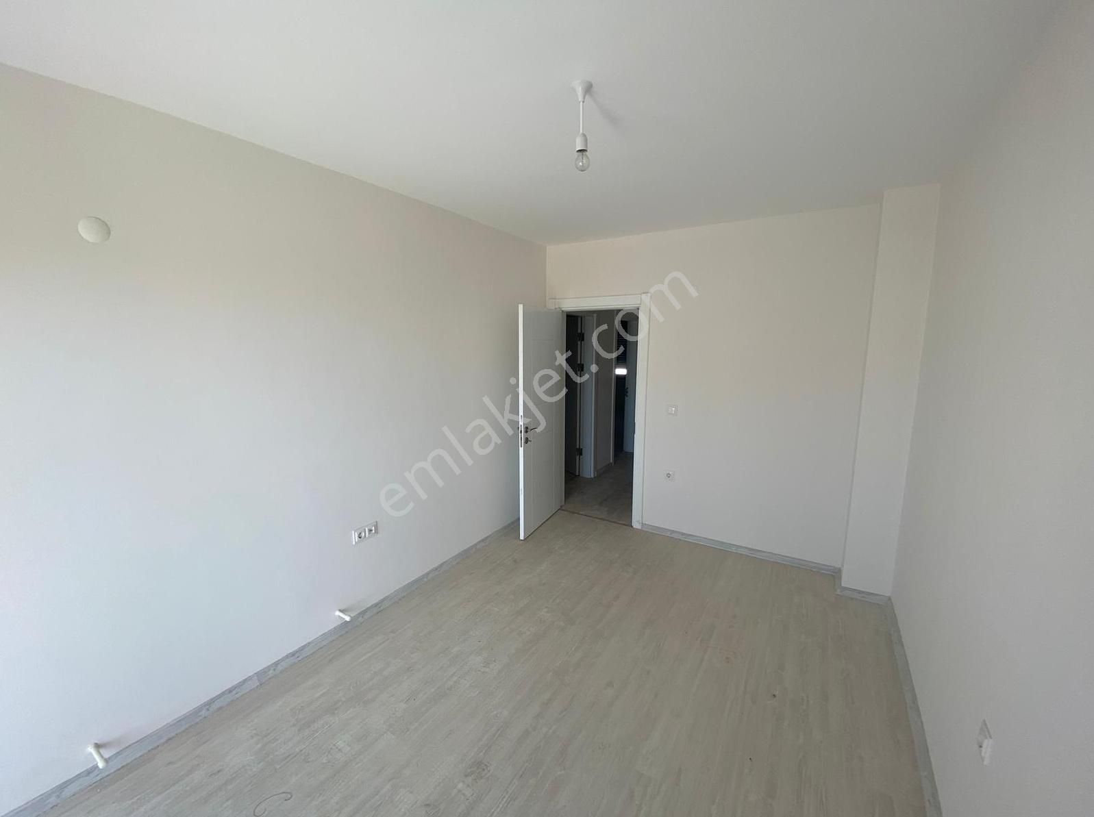 Rw Nefes'ten Altınova'da Denize Sıfır Sitede 4+1 Villa - Görsel 4