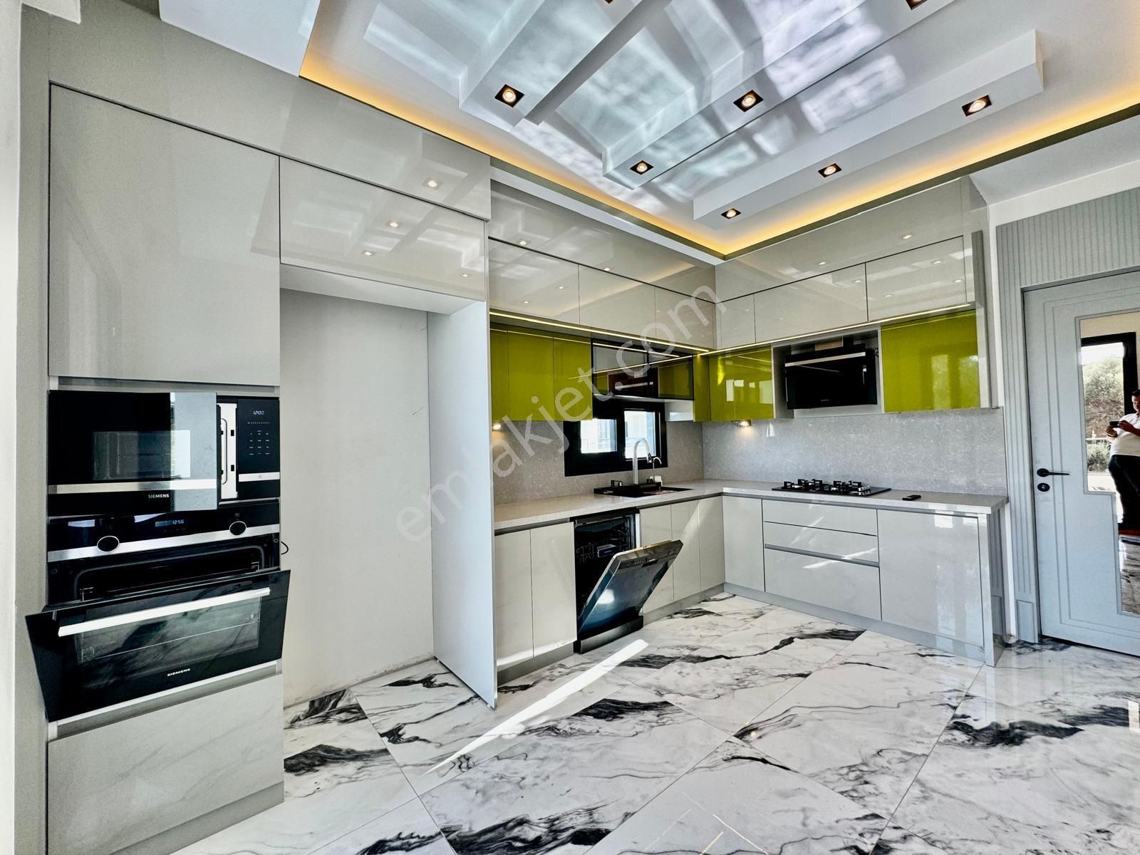 ✨akçay Ay Emlak'tan✨zeytinli'de Doğa İle İç İçe Geniş Bahçeli Satılık 5+1 Ultra Lüks Müstakil Villa - Görsel 5