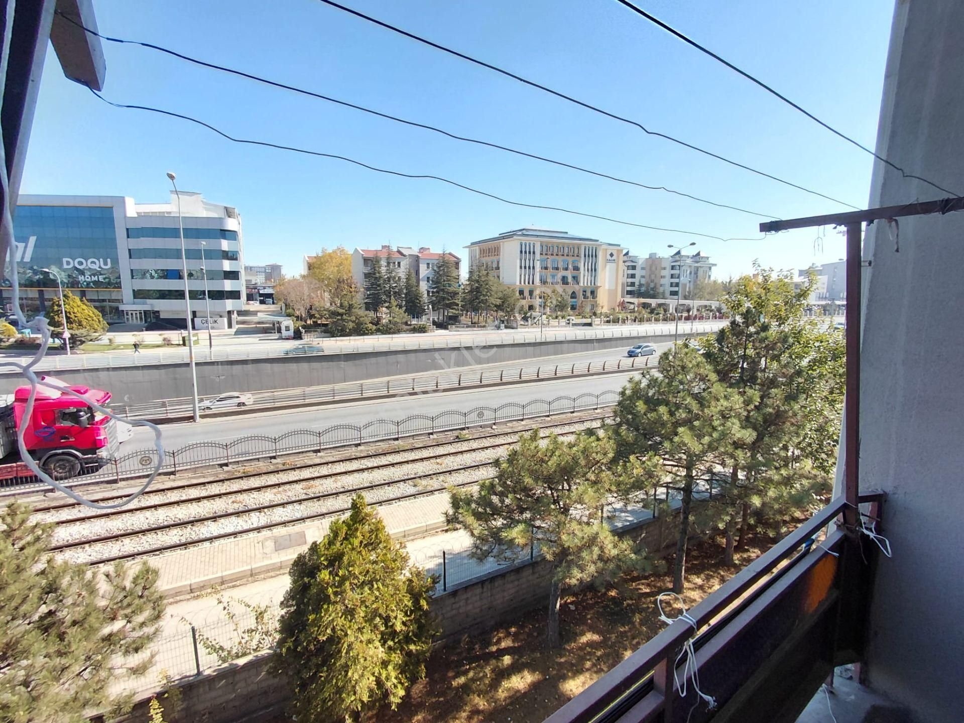 Emrah Çiftci'den Selçuklu Binkonutlar Mah.otogar Yanı Eşyalı 3+1 Kiralık Daire - Görsel 2