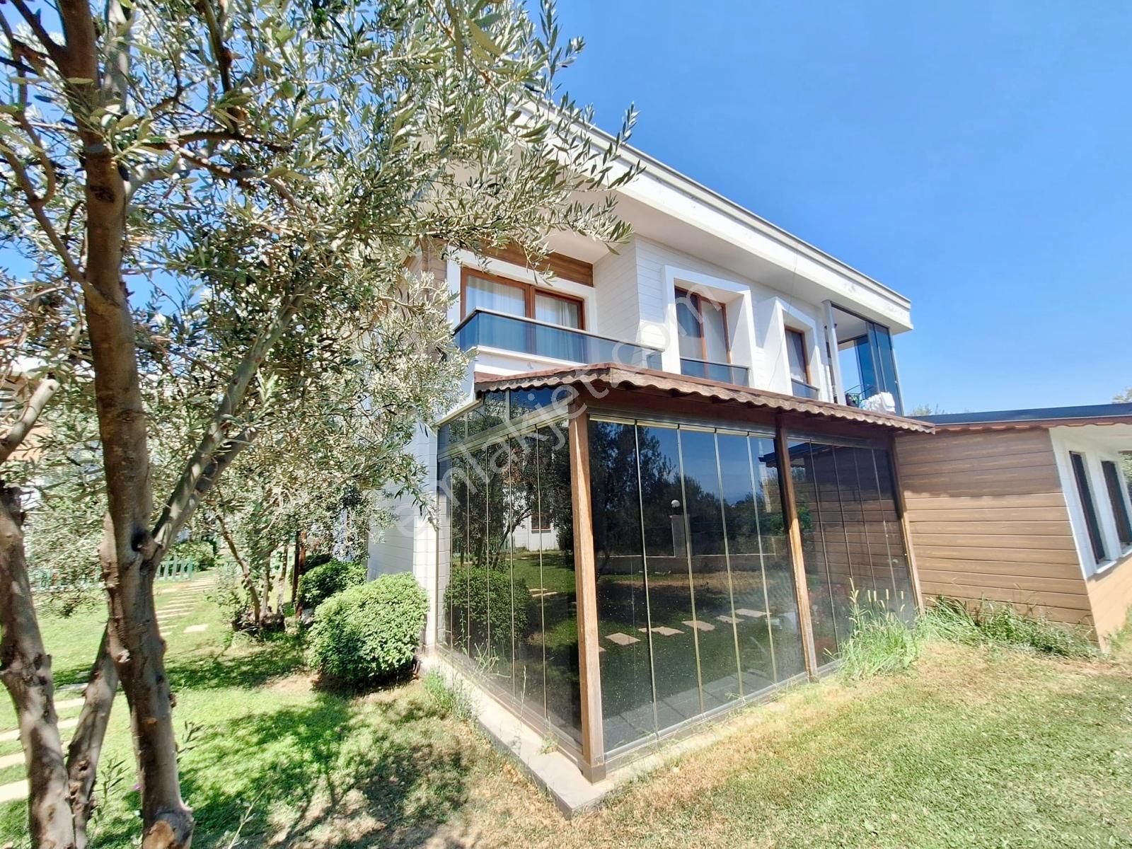 ꧁akçay Ay Emlaktan꧂güre'de Deniz Tarafında Havuzlu Satılık 3+1 Ultra Lüks Müstakil Villa - Görsel 2