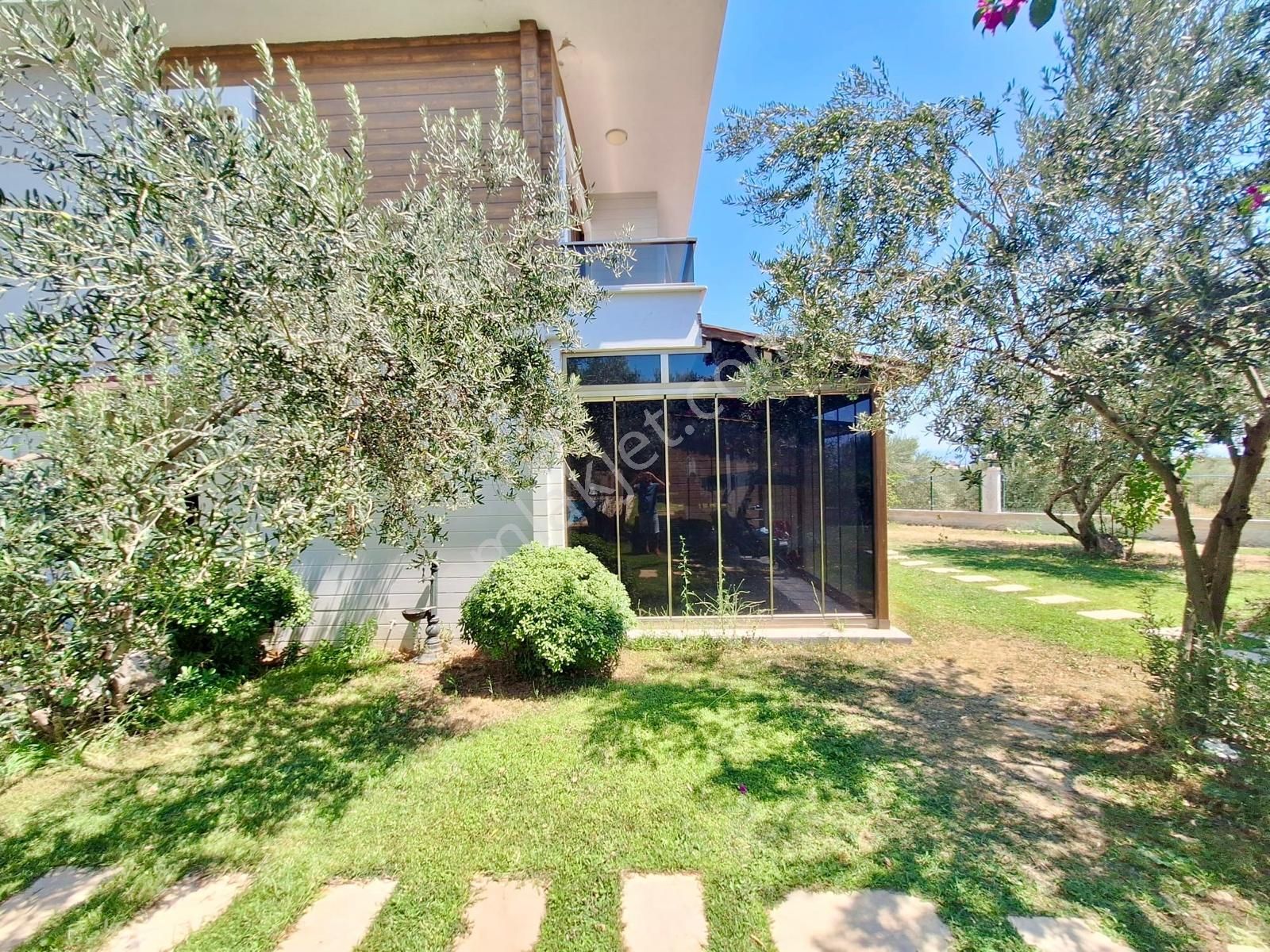 ꧁akçay Ay Emlaktan꧂güre'de Deniz Tarafında Havuzlu Satılık 3+1 Ultra Lüks Müstakil Villa - Görsel 5