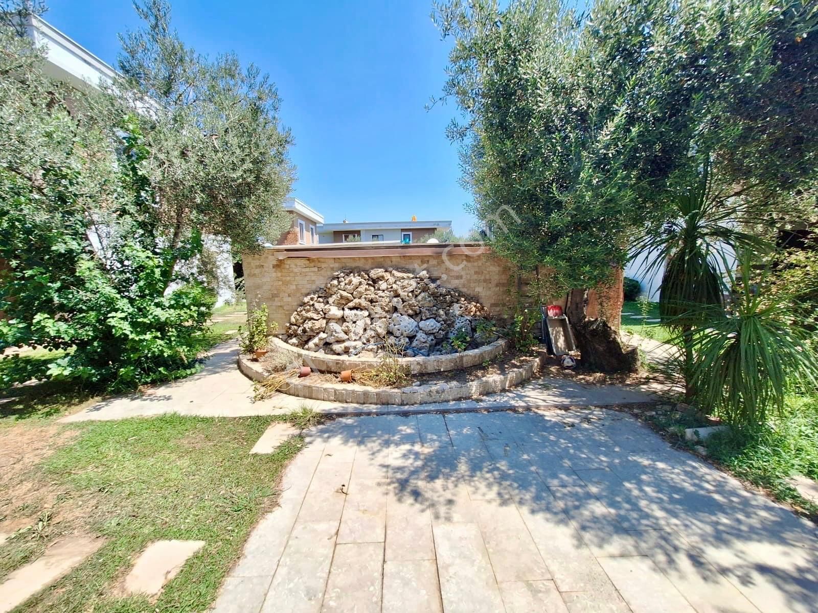 ꧁akçay Ay Emlaktan꧂güre'de Deniz Tarafında Havuzlu Satılık 3+1 Ultra Lüks Müstakil Villa - Görsel 34