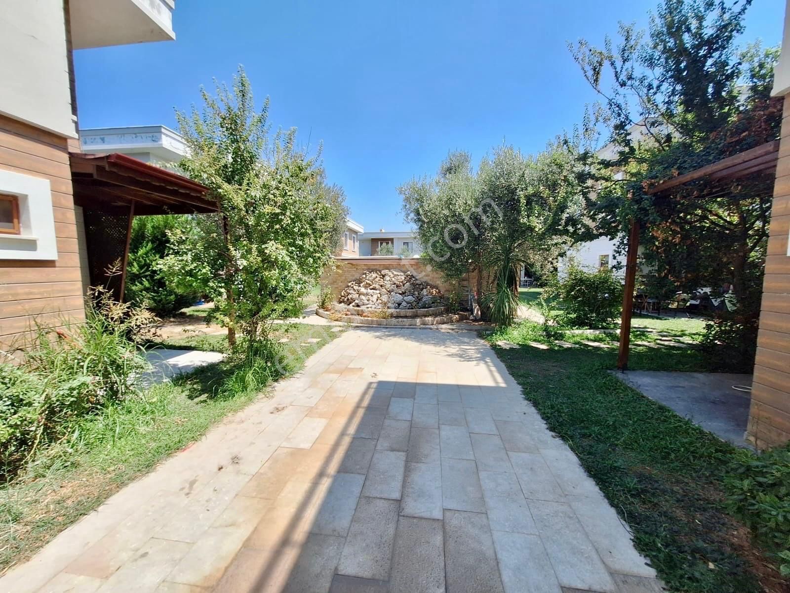 ꧁akçay Ay Emlaktan꧂güre'de Deniz Tarafında Havuzlu Satılık 3+1 Ultra Lüks Müstakil Villa - Görsel 20