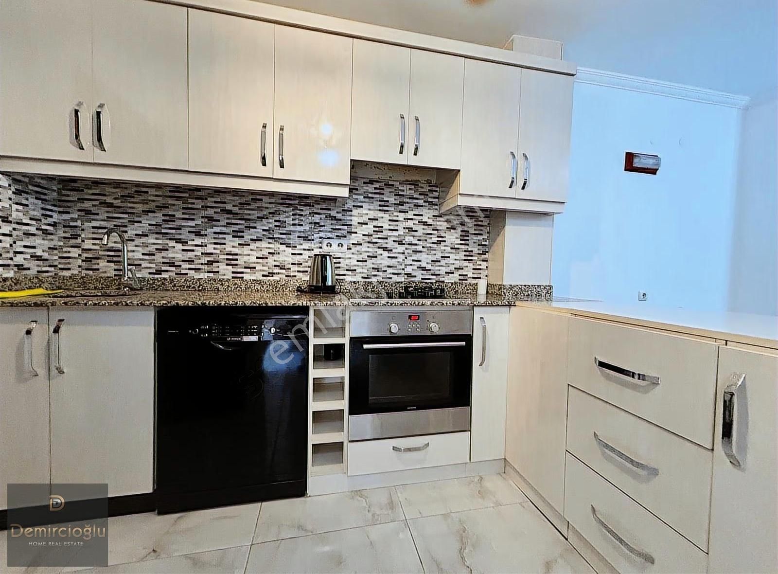 Alanya Konkalıda Denize Sıfır Site İçi Kiralık 3+1 Triplex Villa - Görsel 27