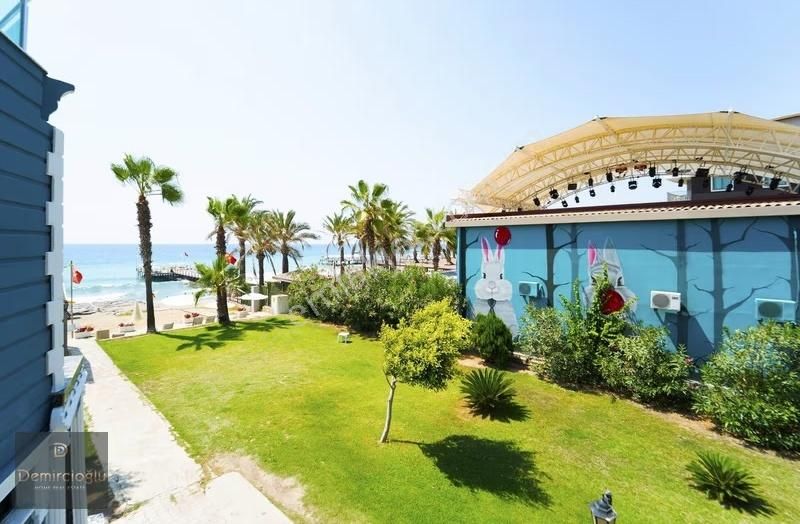 Alanya Konkalıda Denize Sıfır Site İçi Kiralık 3+1 Triplex Villa - Görsel 29