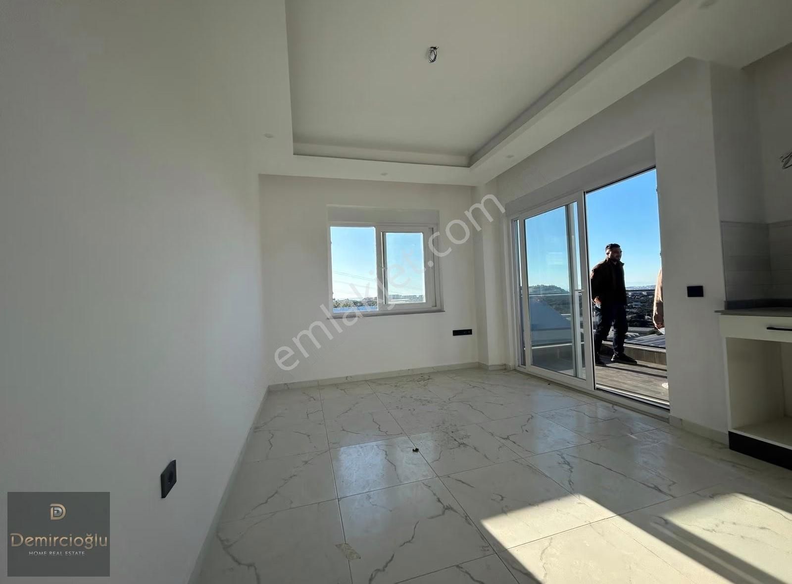 Alanya Konaklıda Full Deniz Manzaralı Sıfır 1+1 Fırsat Daire - Görsel 12